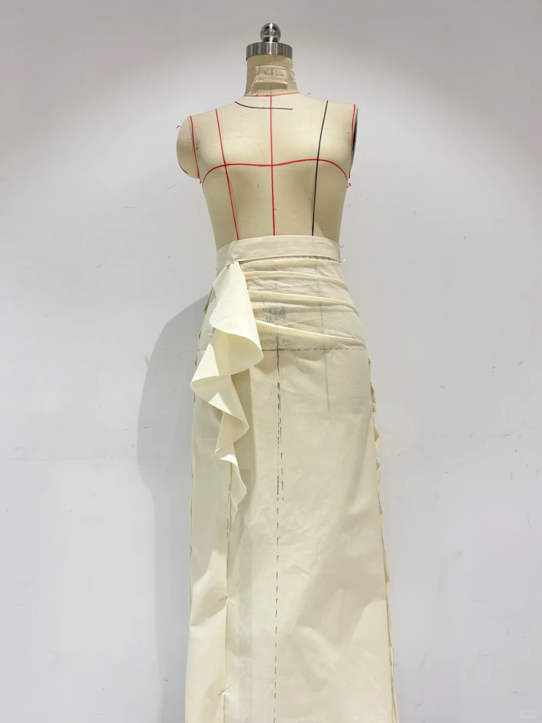 立裁 不对称褶裥造型