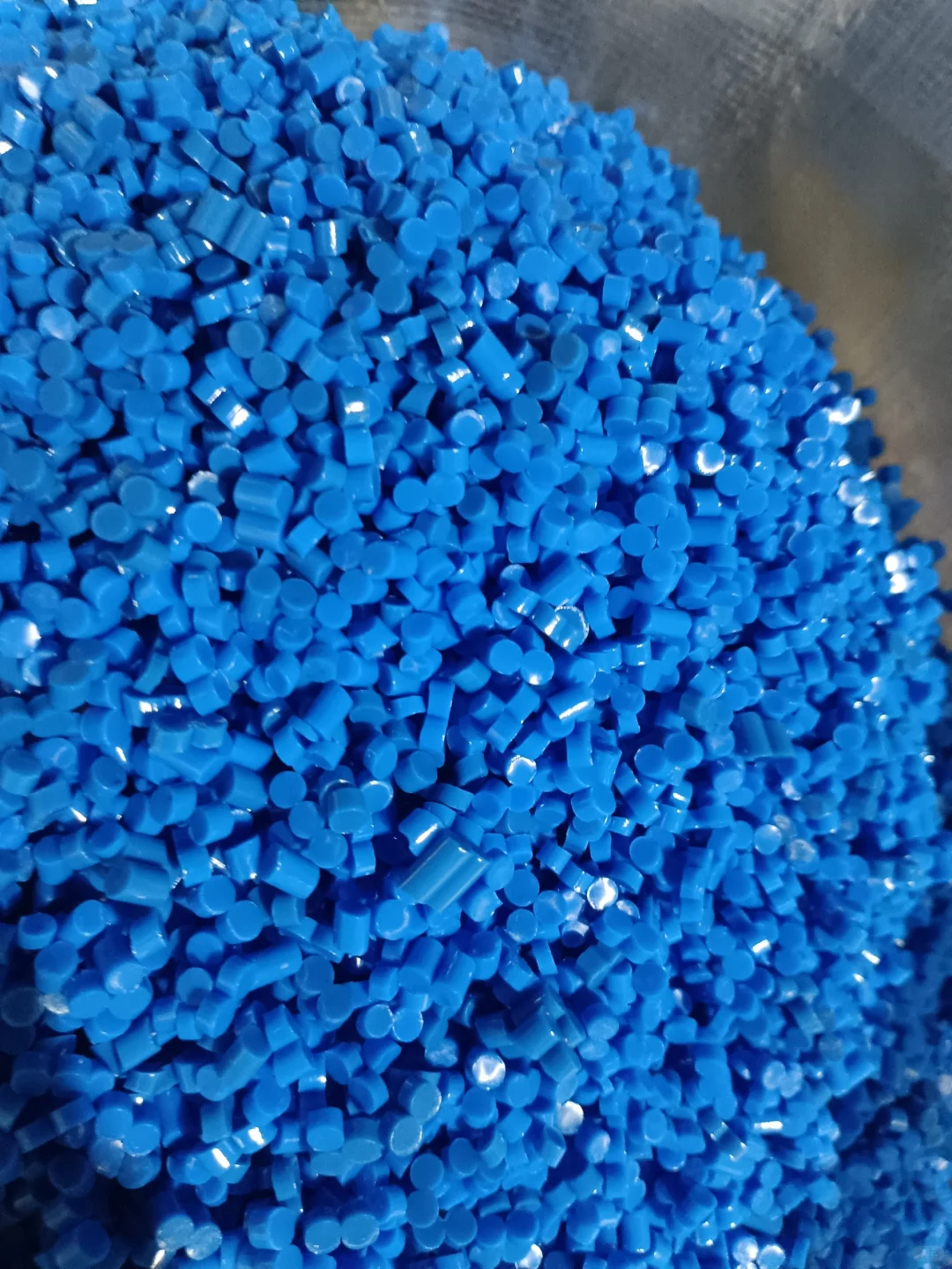 专业生产PVC颗粒源头厂家适用于多种塑料制注