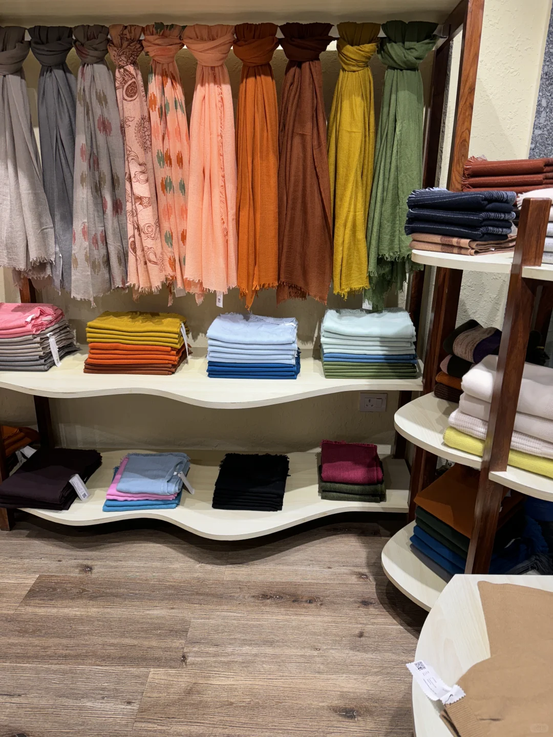 尼泊尔这家高端羊绒店我可以来逛无数次❗️