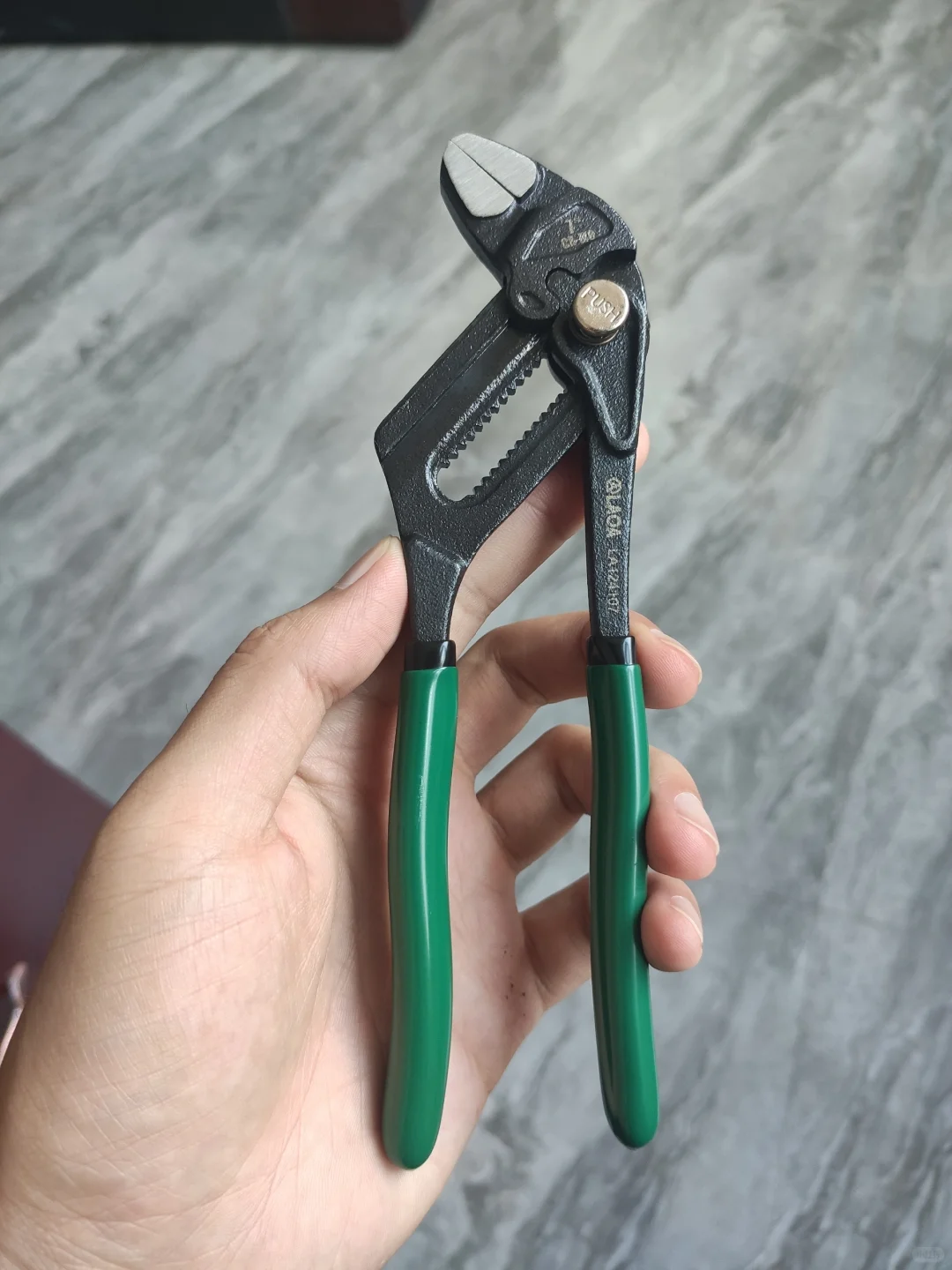 目前最便宜的钳式扳手初上手体验