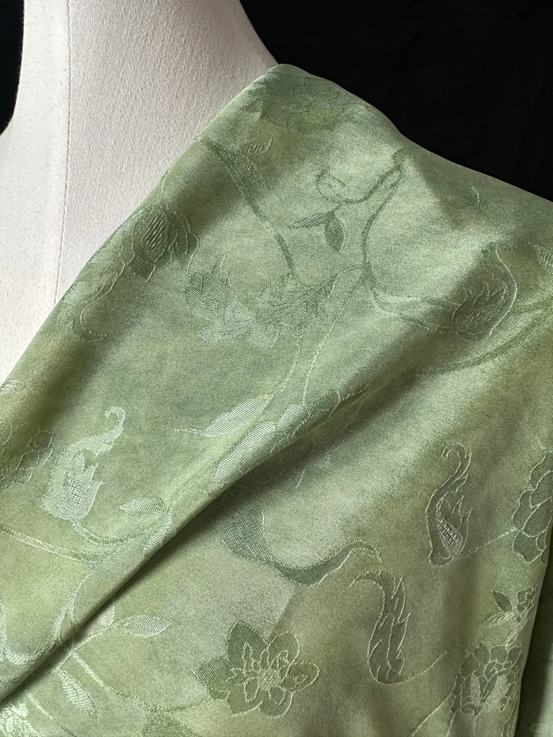 live｜自带朦胧感绿色面料的美真的拍不出来