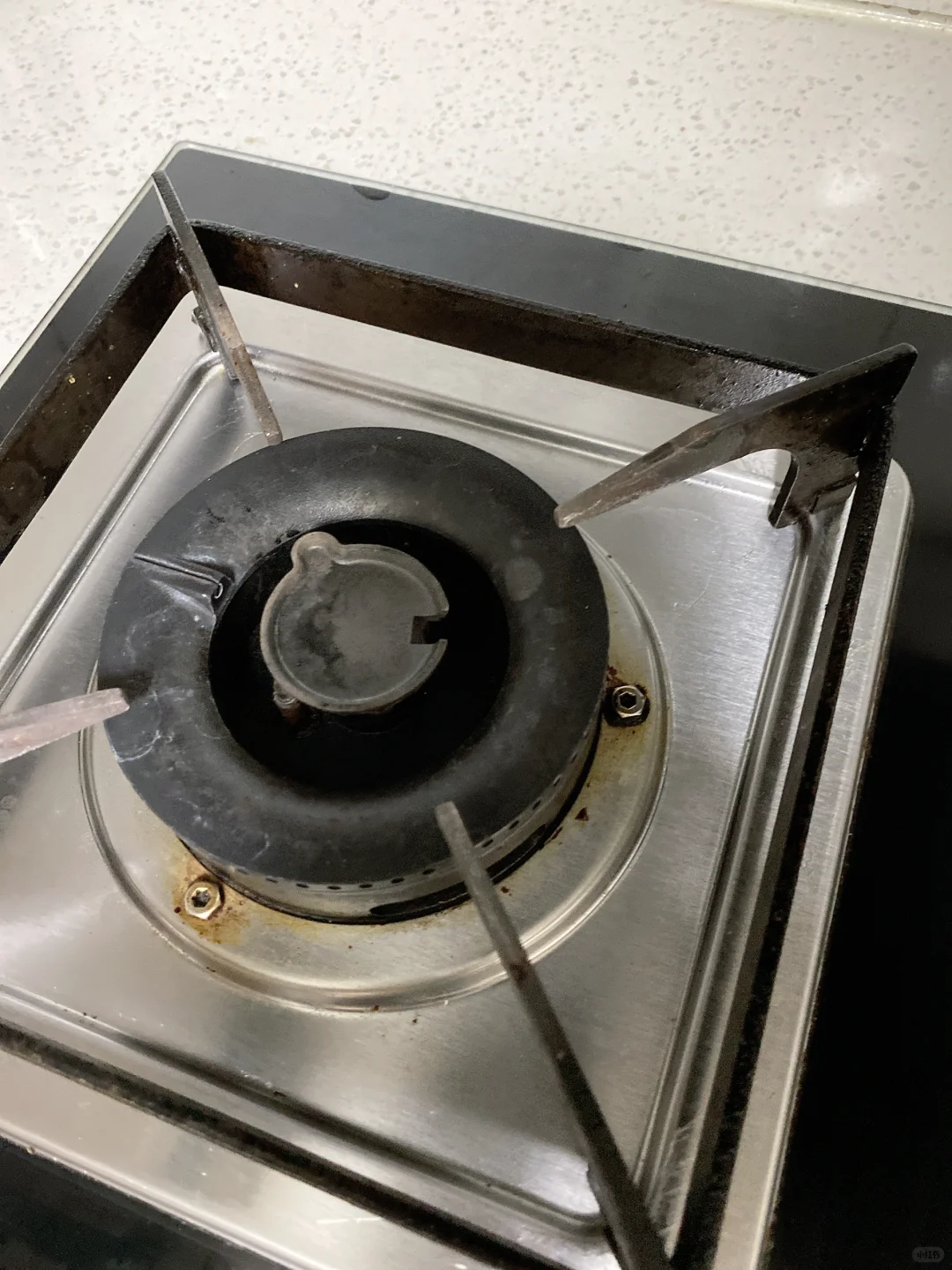 燃气灶只哒哒哒但是打不着火