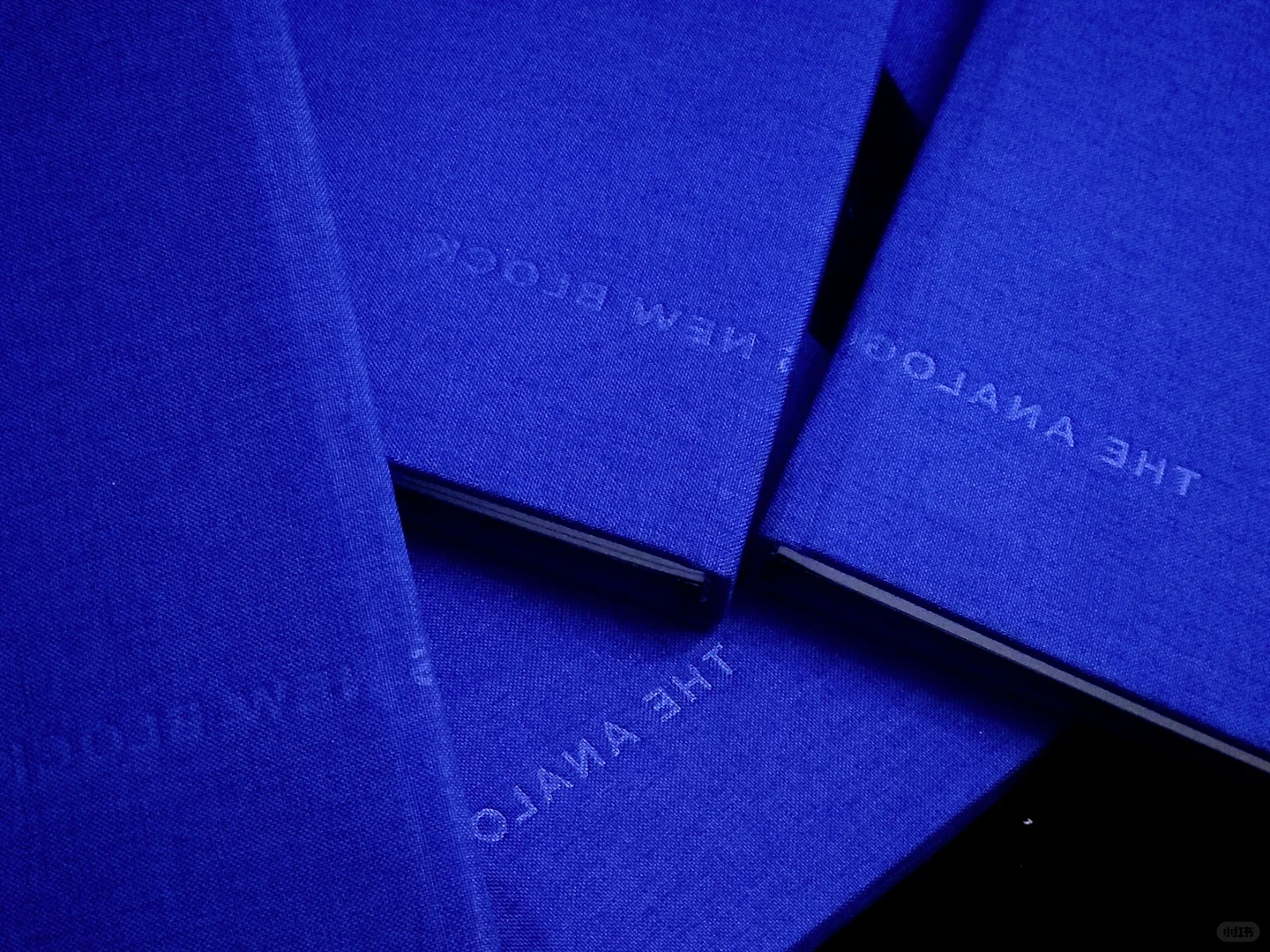 布面压凹封面丨这蓝色真的太美了！！