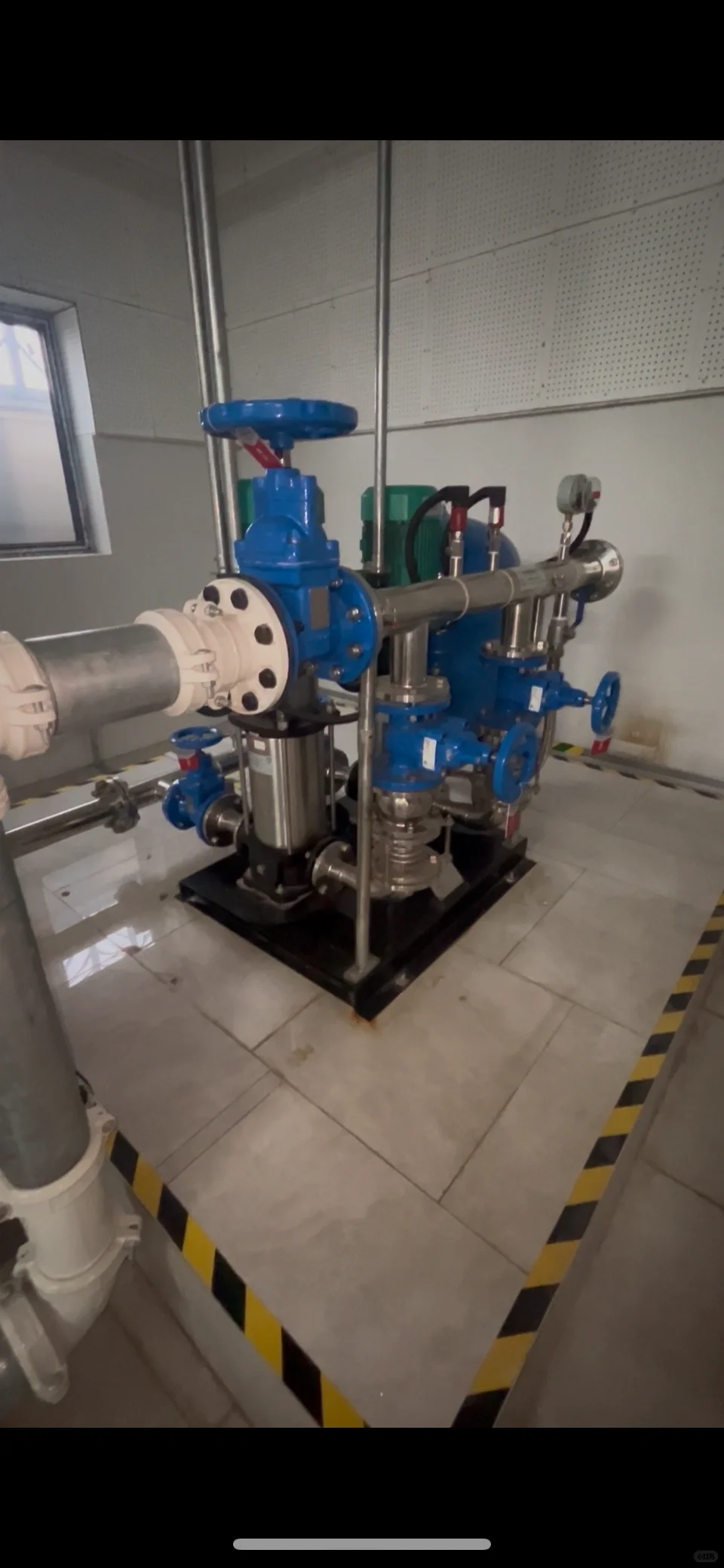 水厂在楼上设置增压水泵，低频噪音太吵了