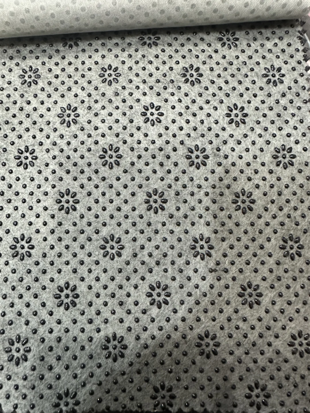 滴塑布：以匠心工艺打造功能性纺织新标杆