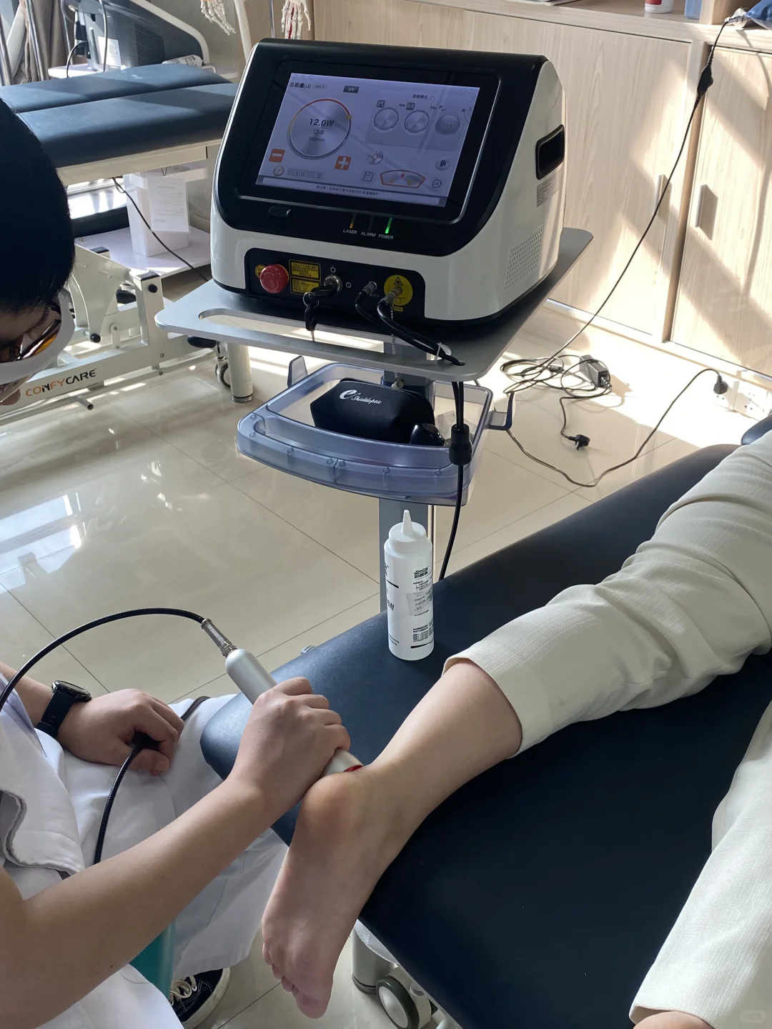 疼痛好帮手——物理治疗—-高能量激