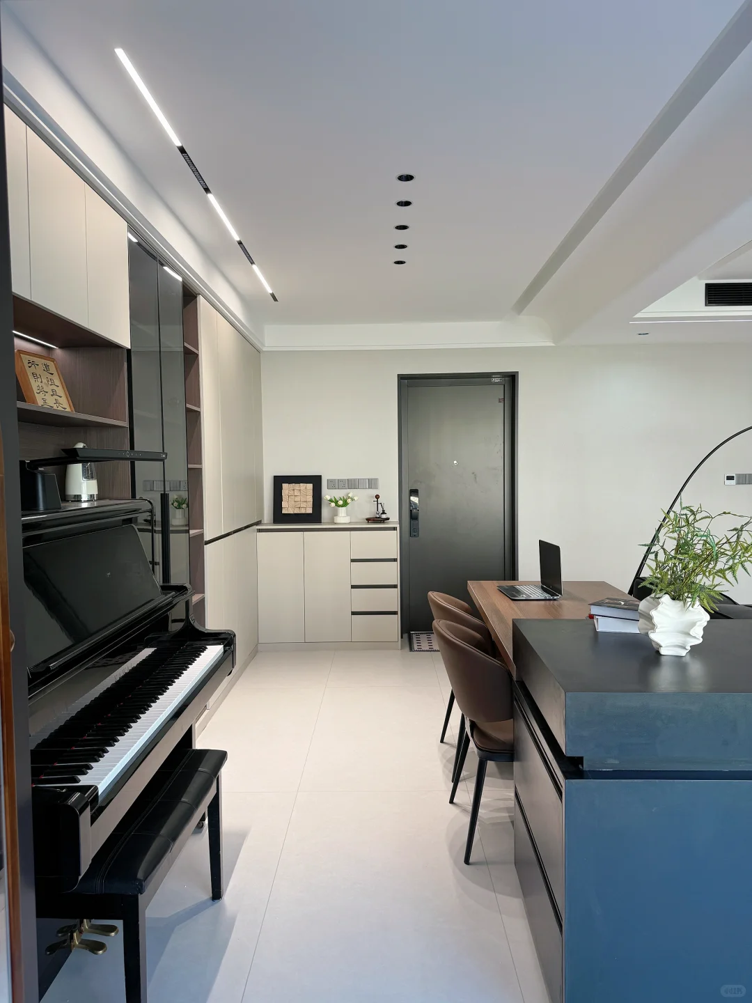 谁懂啊?我家餐边柜配色也太好看了吧！