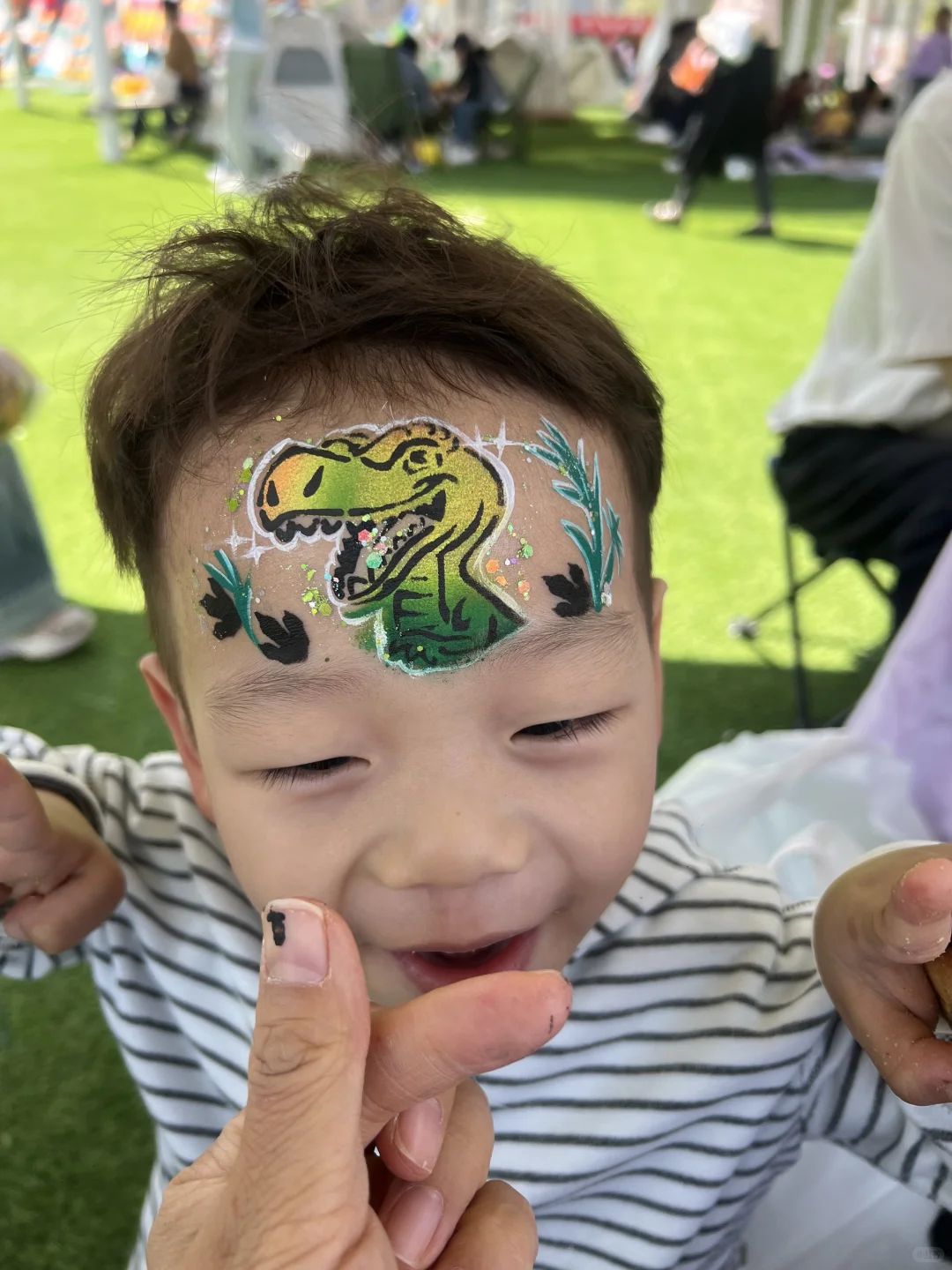 马上六一啦，快来画一个专属你的彩绘吧