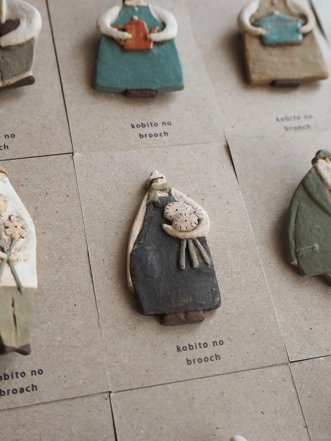 她的陶艺小人，被称为“可触摸的时光胶囊”