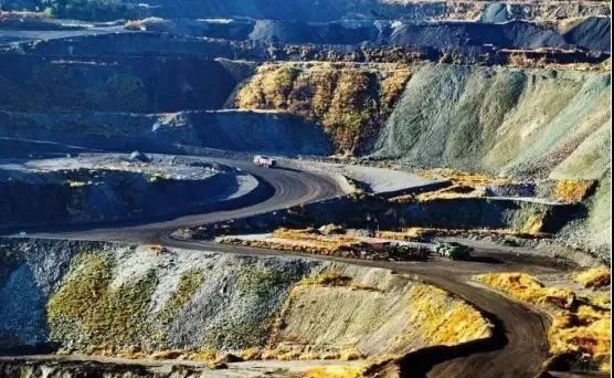 露天矿山高陡边坡的生态修复措施…