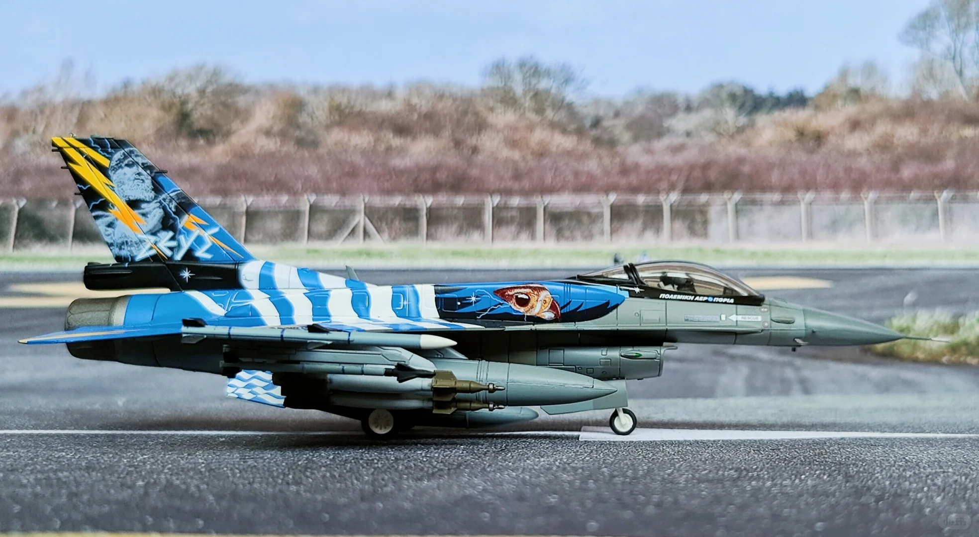 绚丽彩绘F16之宙斯涂装