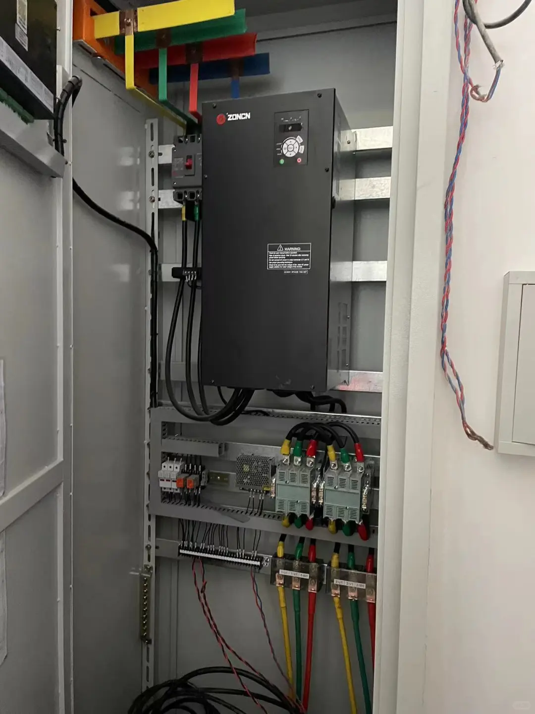 现在电机最好的启动方式应该就是变频器了。