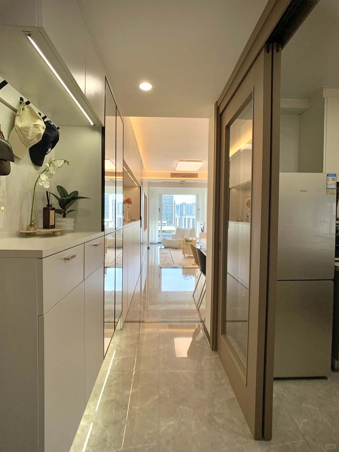 真心建议,越是紧凑小户型,越是要多柜子