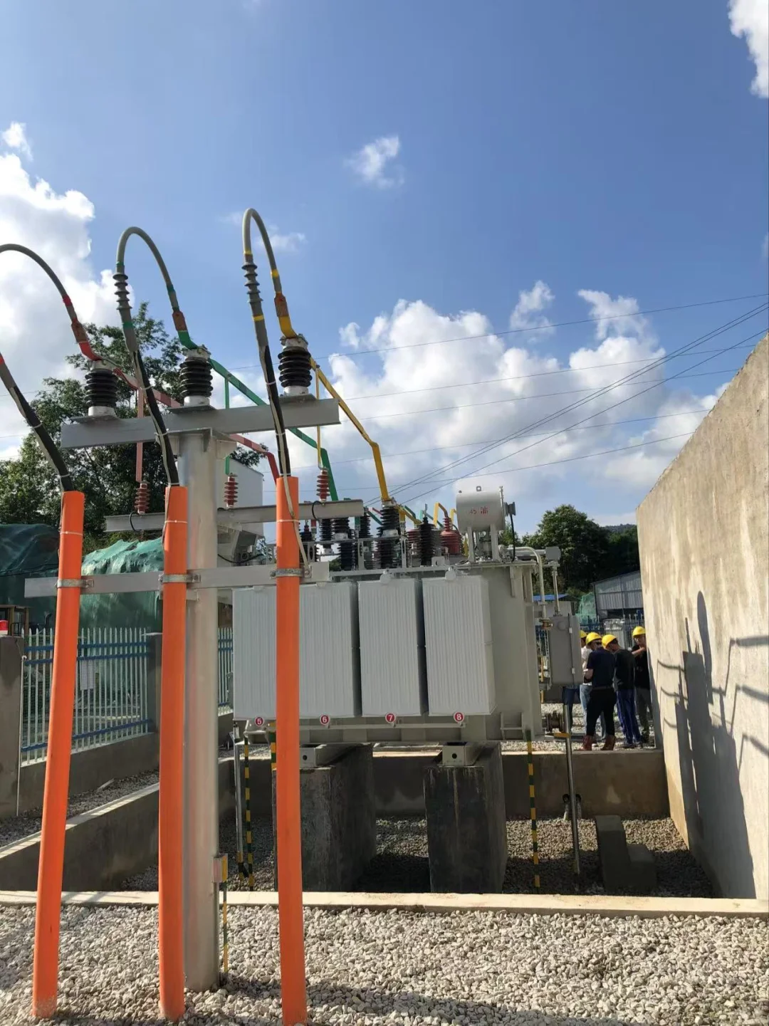 服了！一大早来工地 就为了拍这..