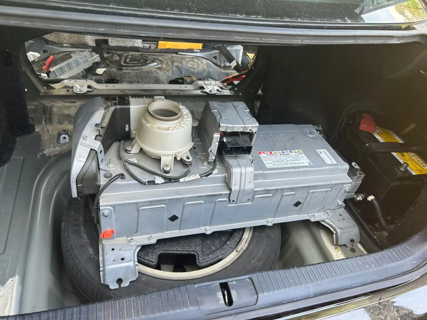 救命!雷克萨斯ES300h换电池差点被坑?