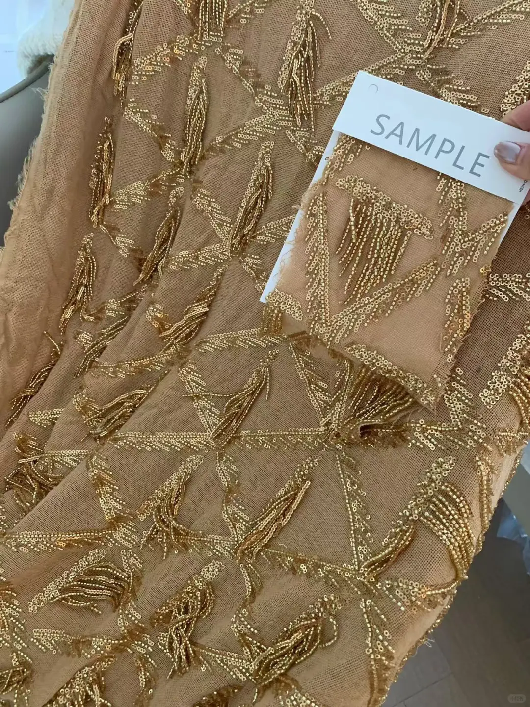 25春夏！优雅贵气金色薄纱后工艺面料