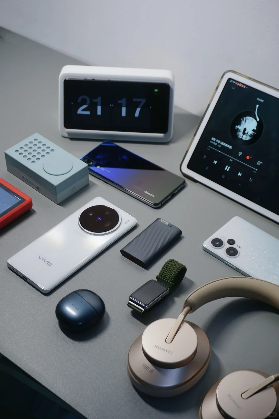 桌面日记｜数码产品集合的氛围感