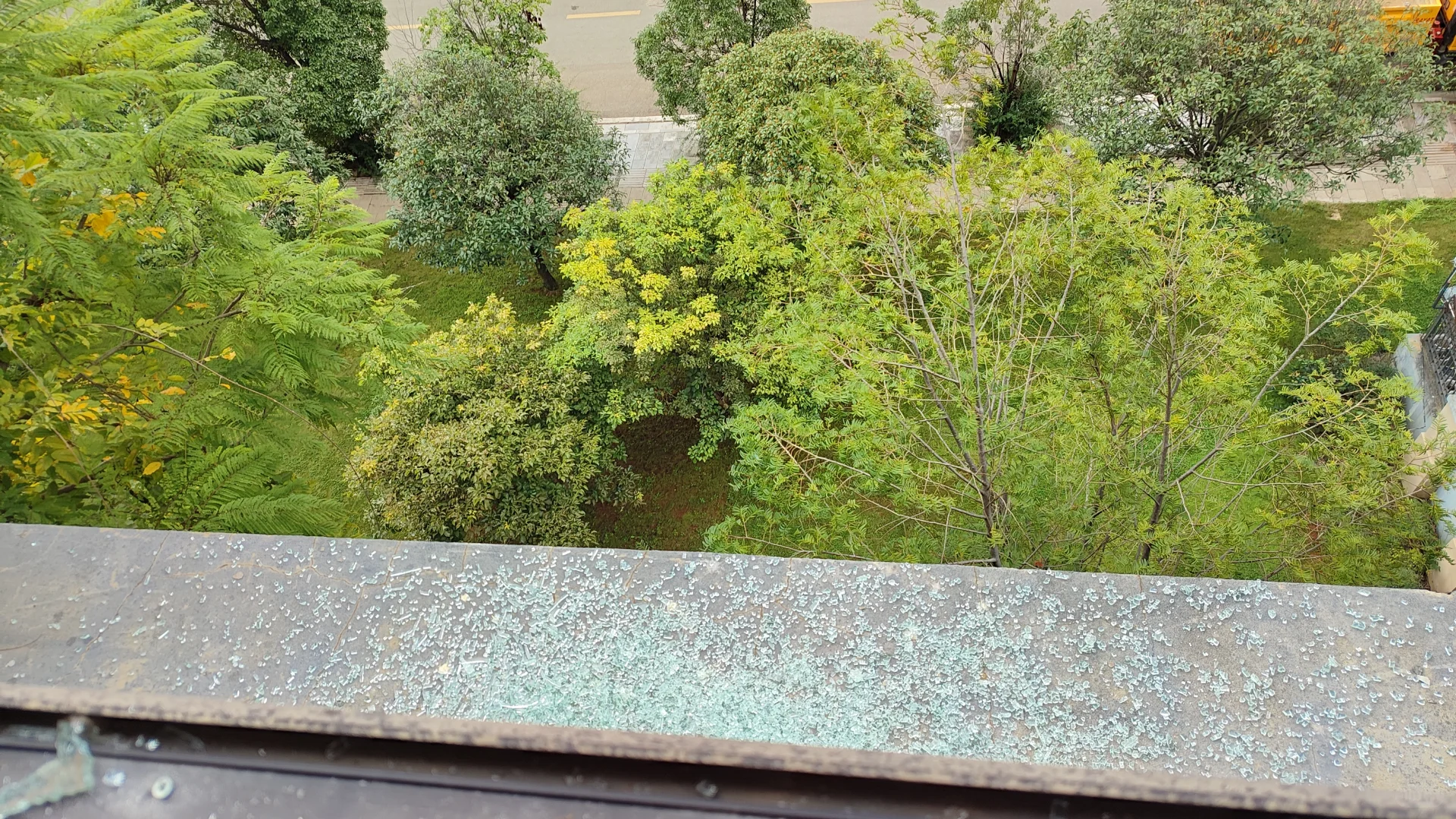 钢化玻璃自爆害怕吗?