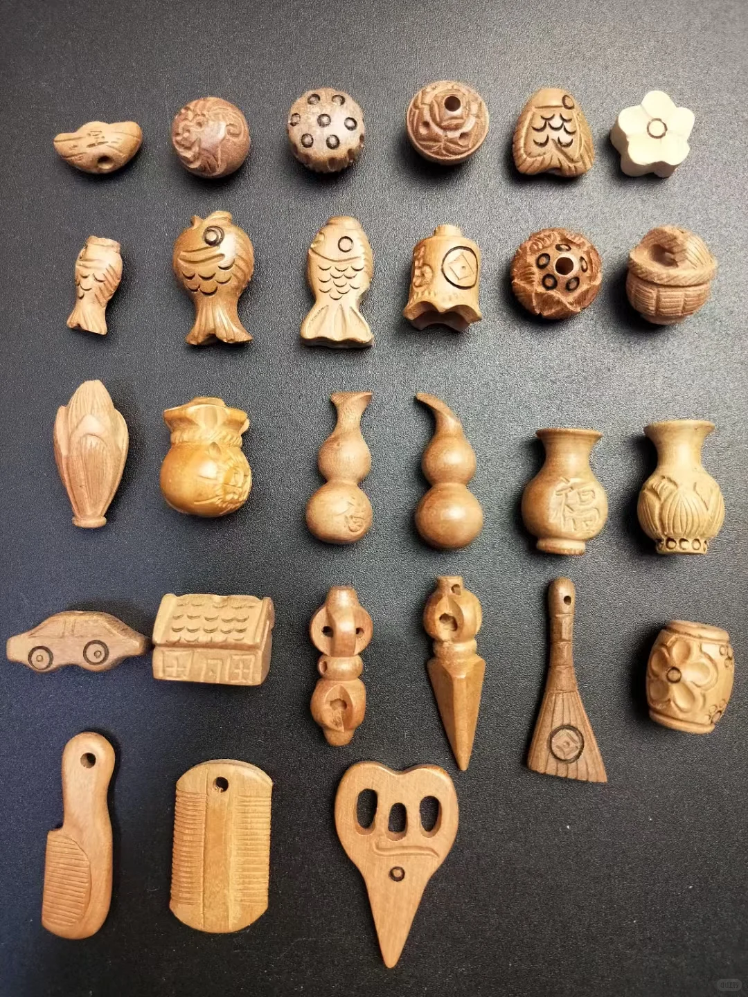 特有意义的桃木小饰品