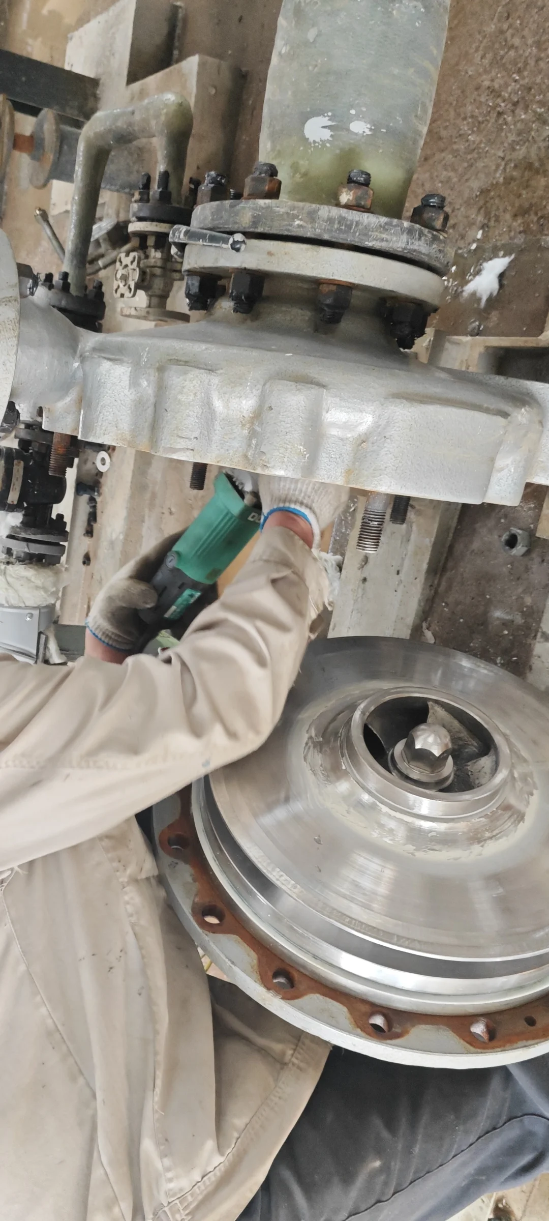 化工厂设备机务维修工、大专机械专业