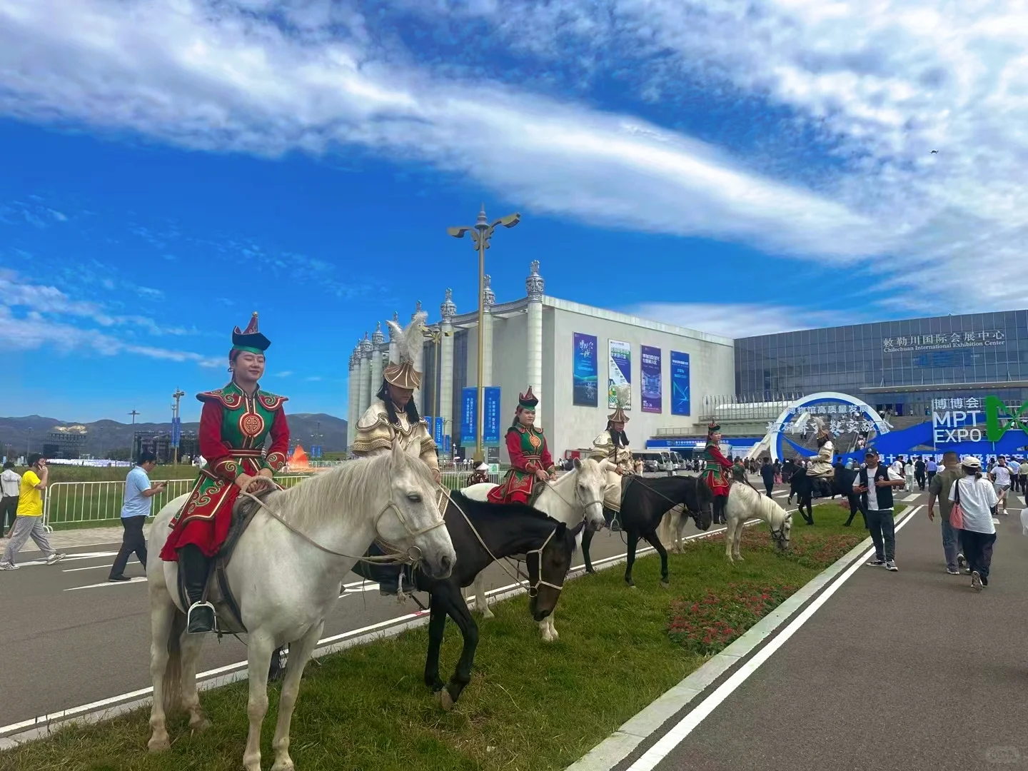 人从众的博博会！