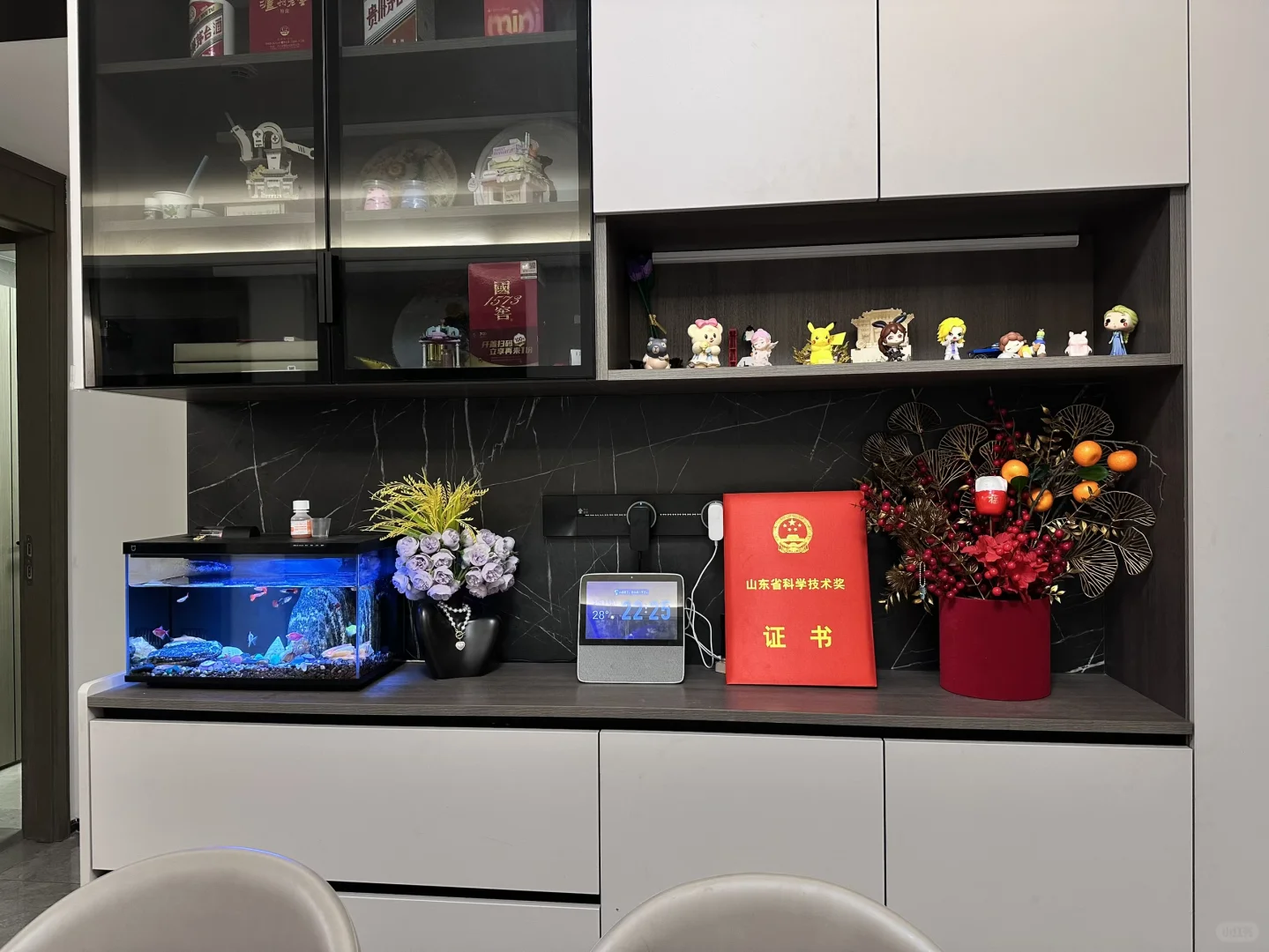 凡尔赛一下：我家最贵的摆件，是张证书！