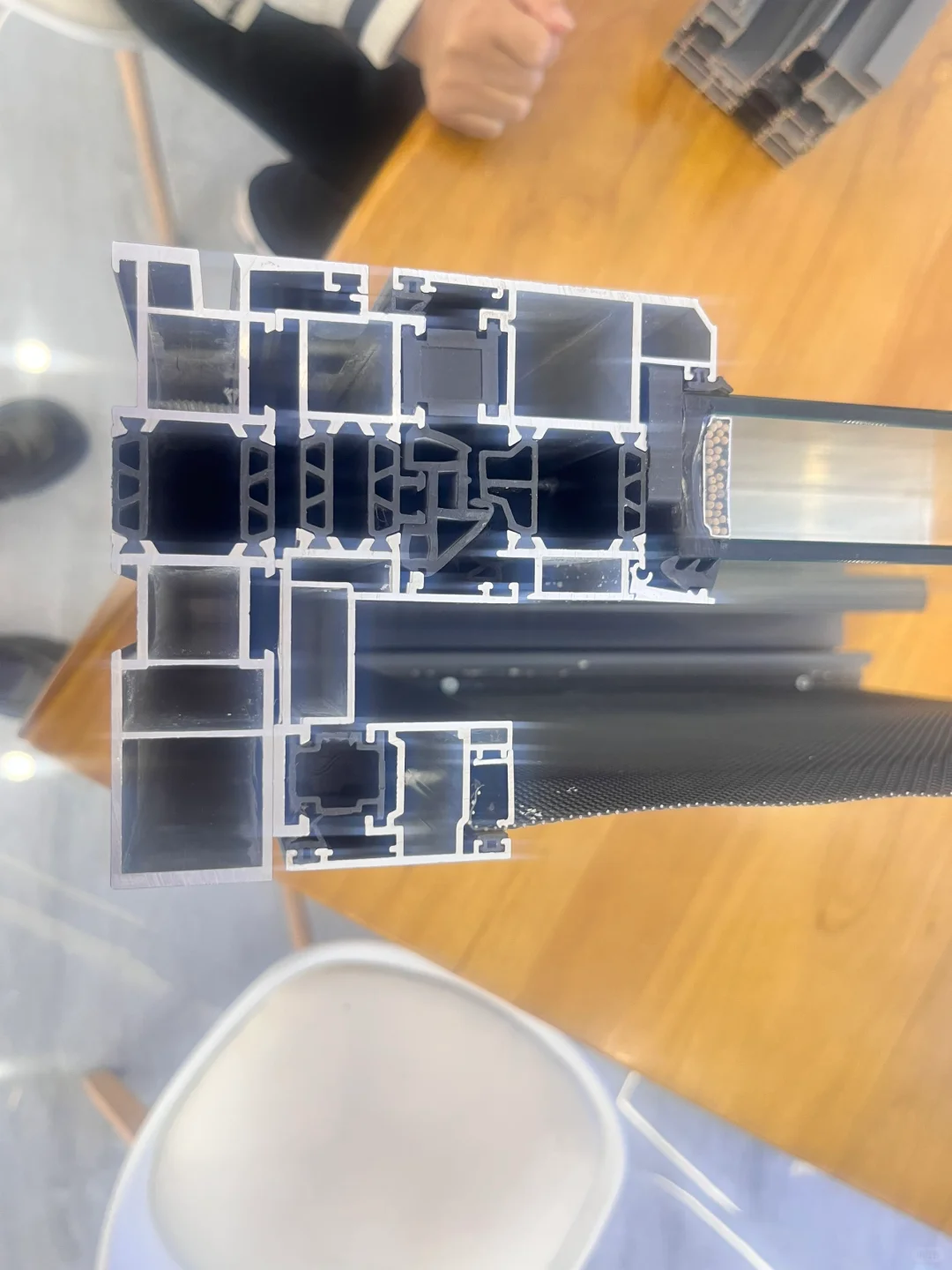 封窗怎么选断桥铝截面六选一急急急
