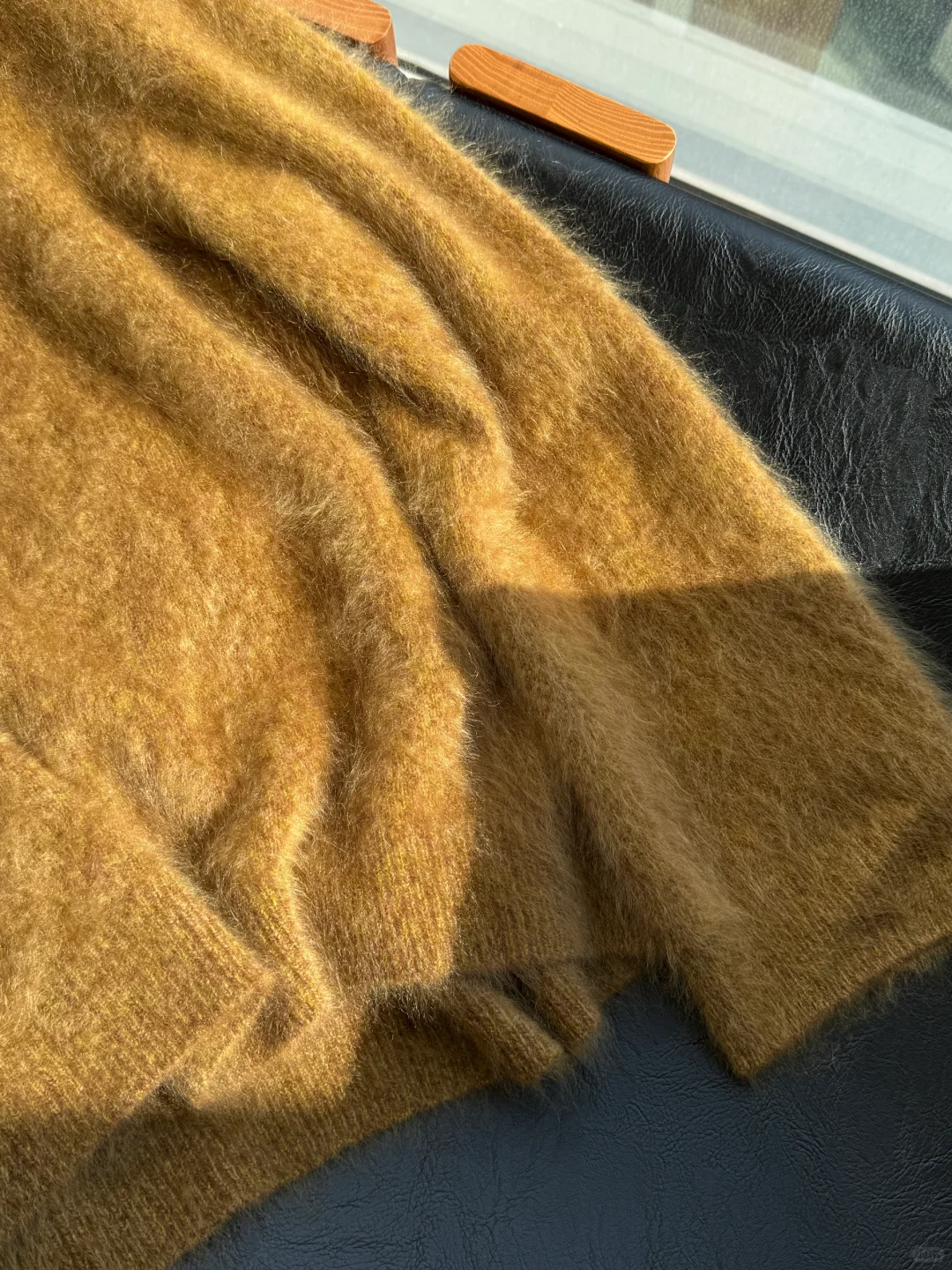 为什么羊绒拉绒都比较贵?