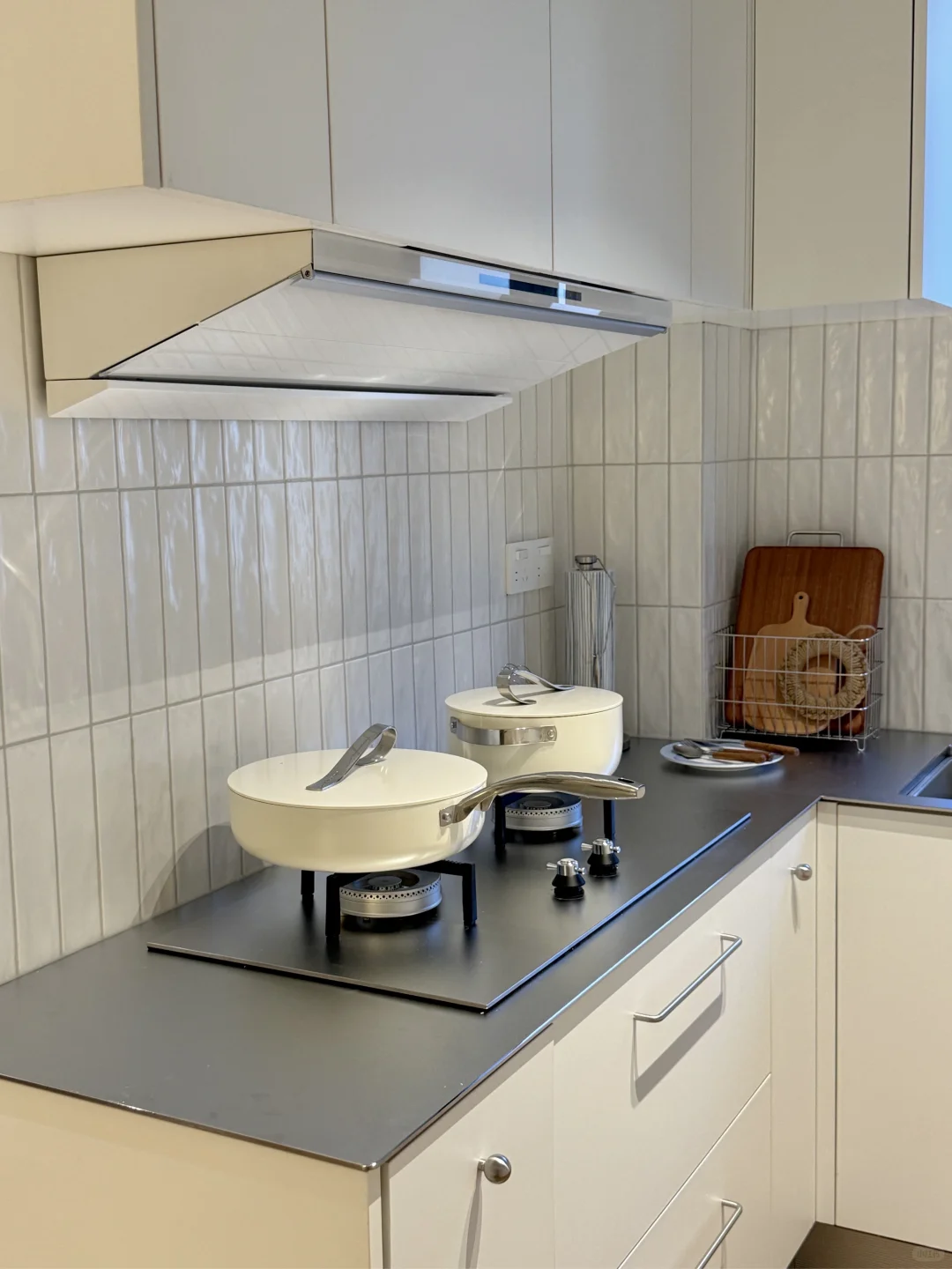 听网友的劝！厨房装不锈钢台面是真的好看！！