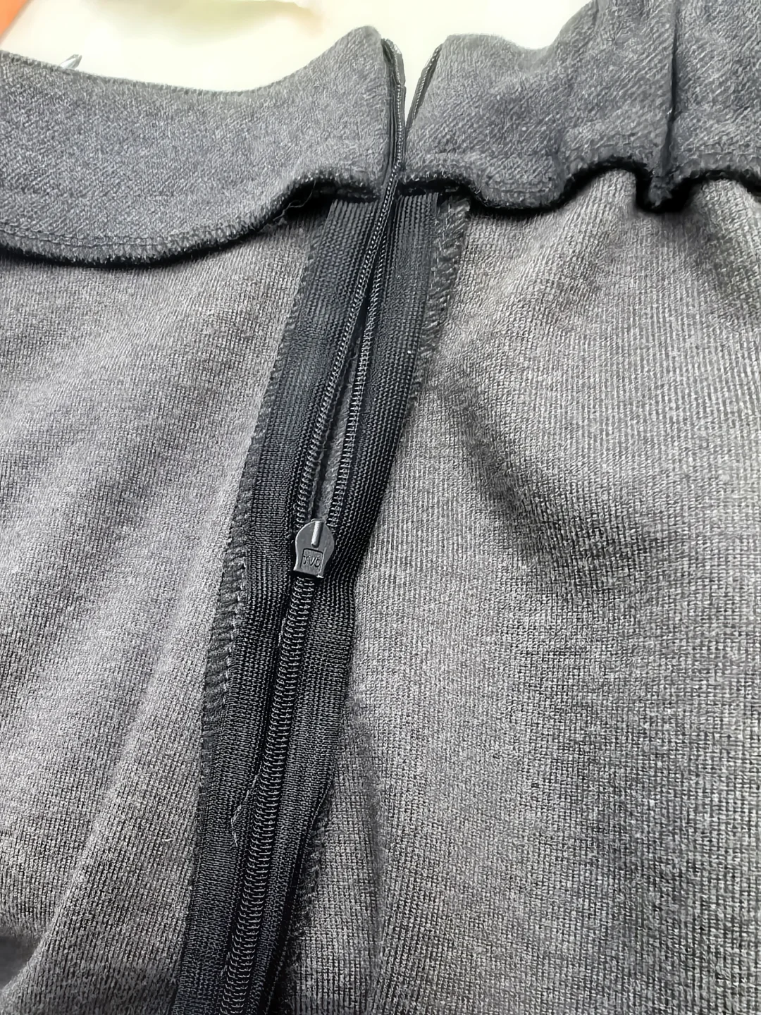 隐形拉链开裂修复