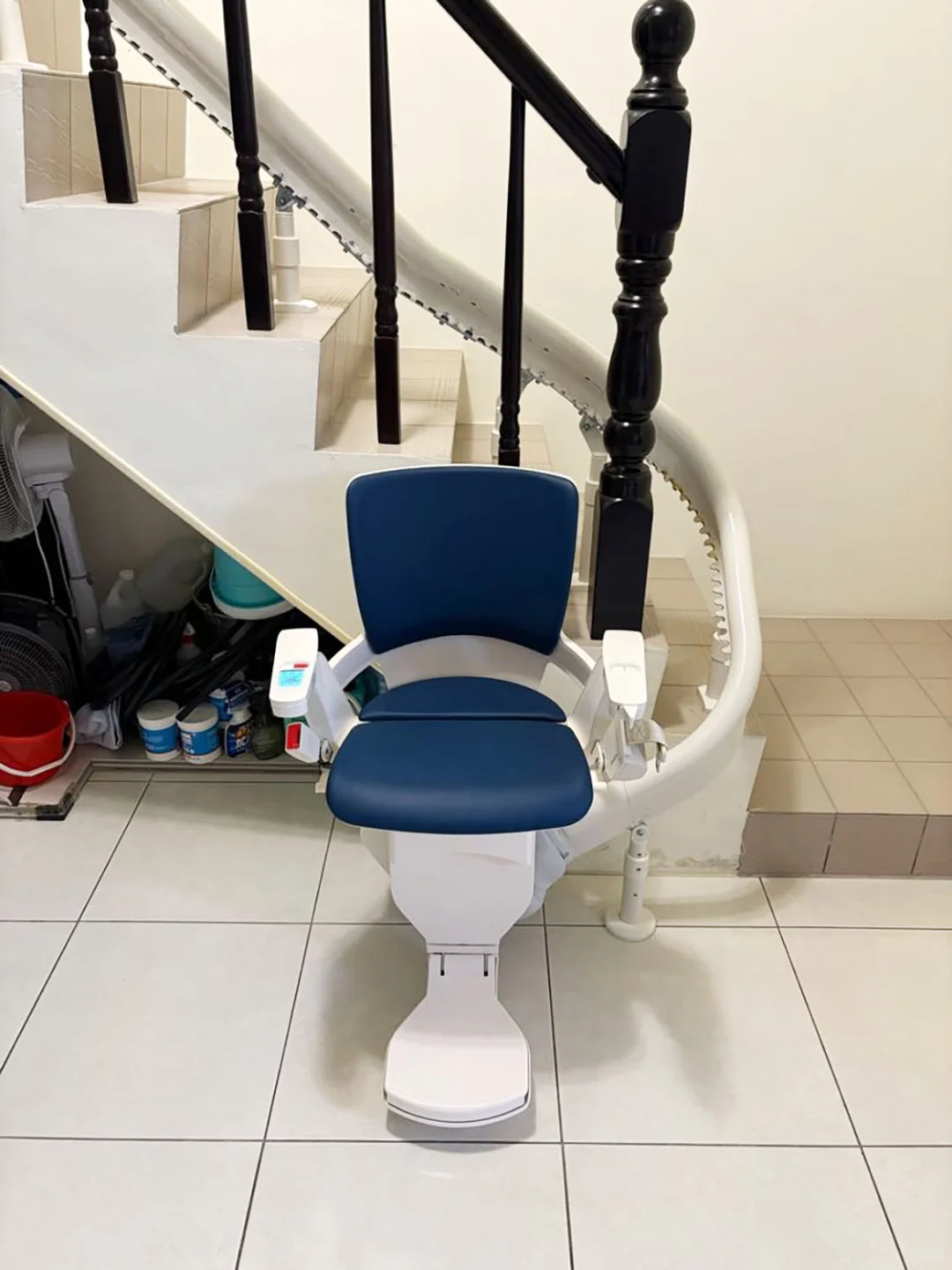 爸妈上下楼不再难，家里装了台“移动神器”