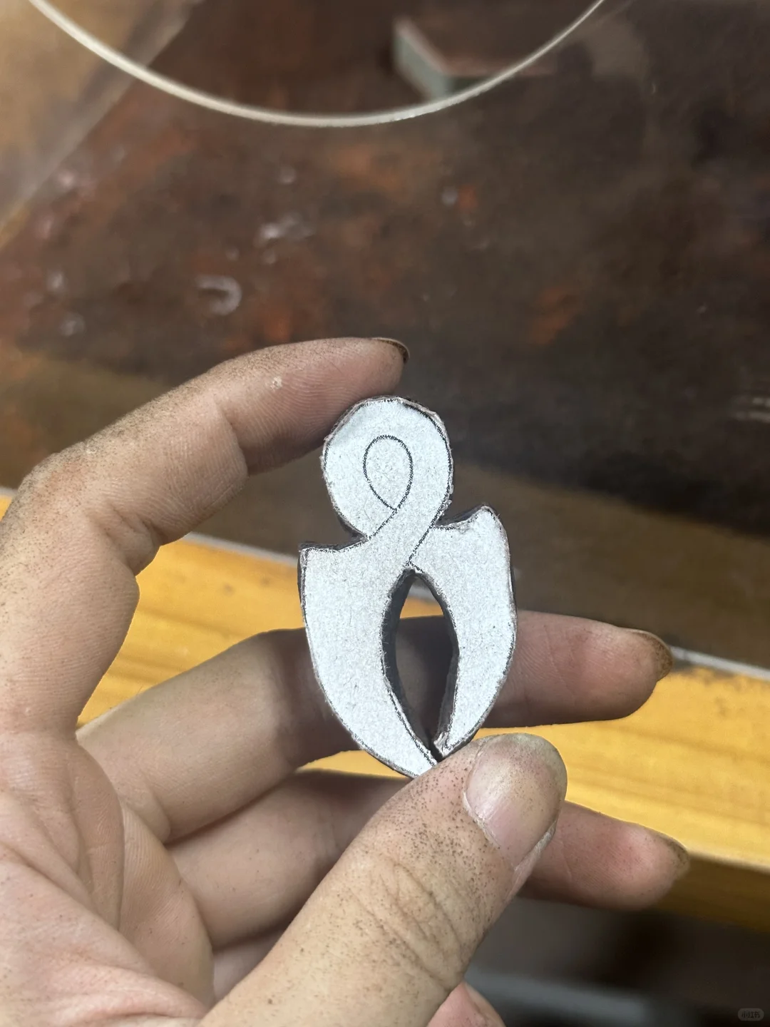 今天不做刀，做几个小木雕挂坠戴戴?