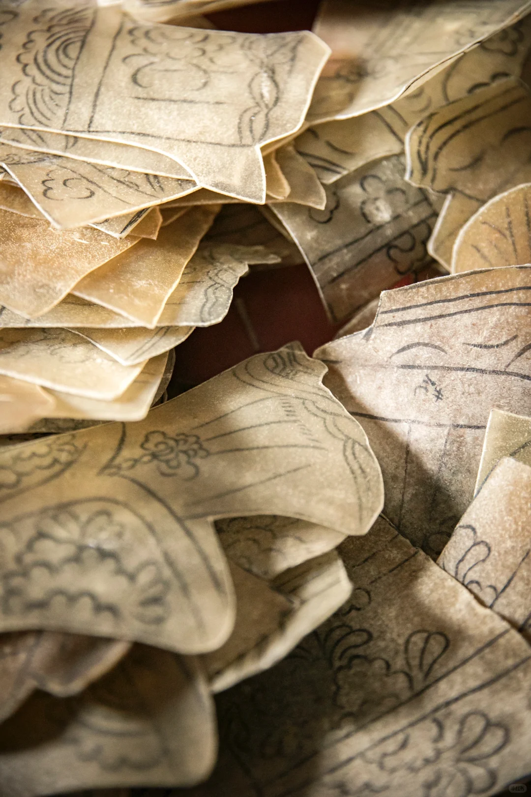 光与影的艺术|在手艺人挥动下绽放绚丽光彩