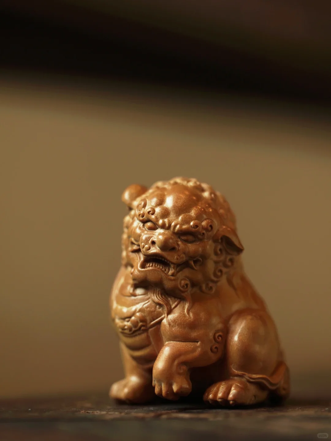 瑞狮端坐，霸气威武