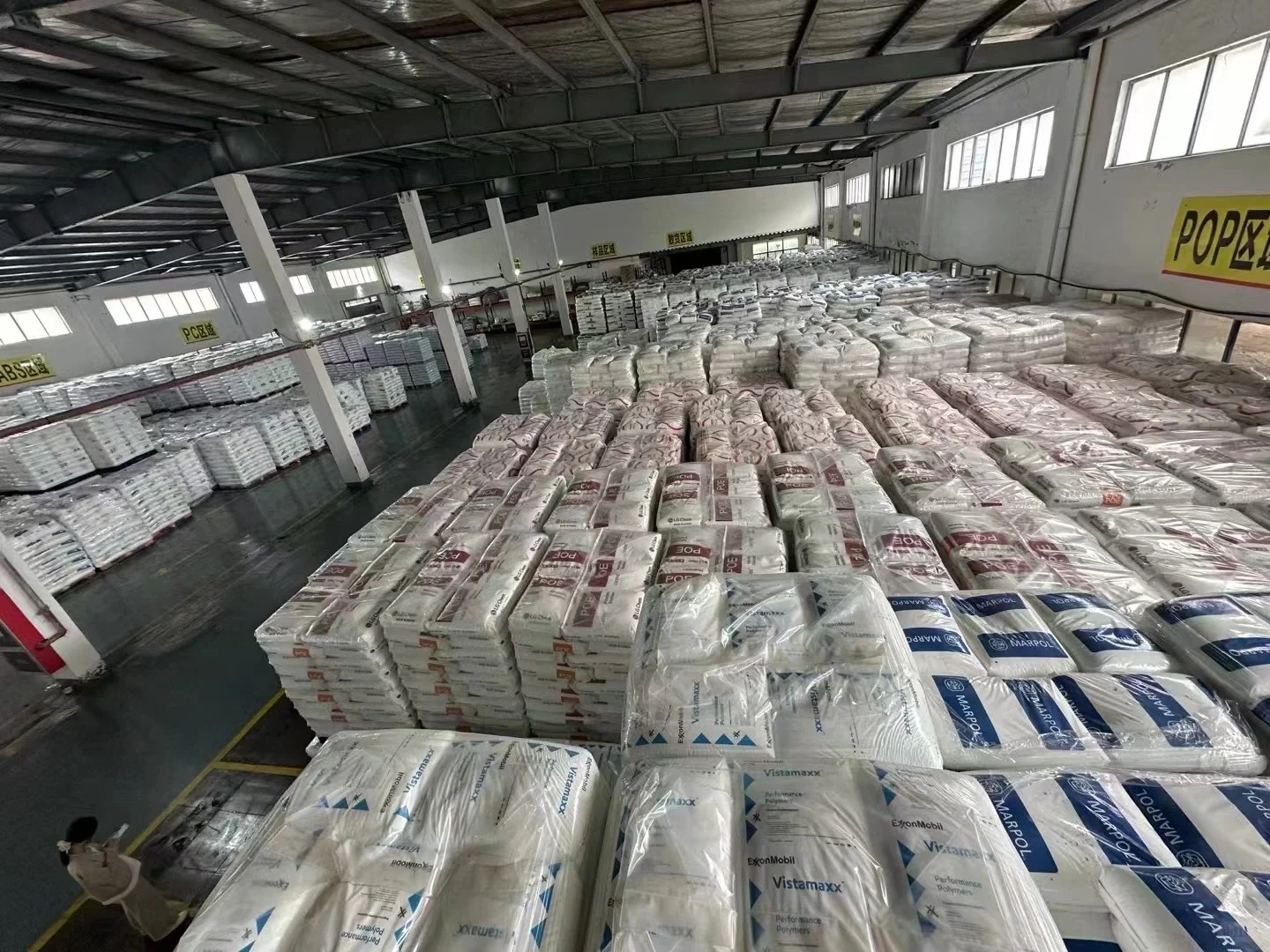 卖塑料的小女孩，求大佬们带带?