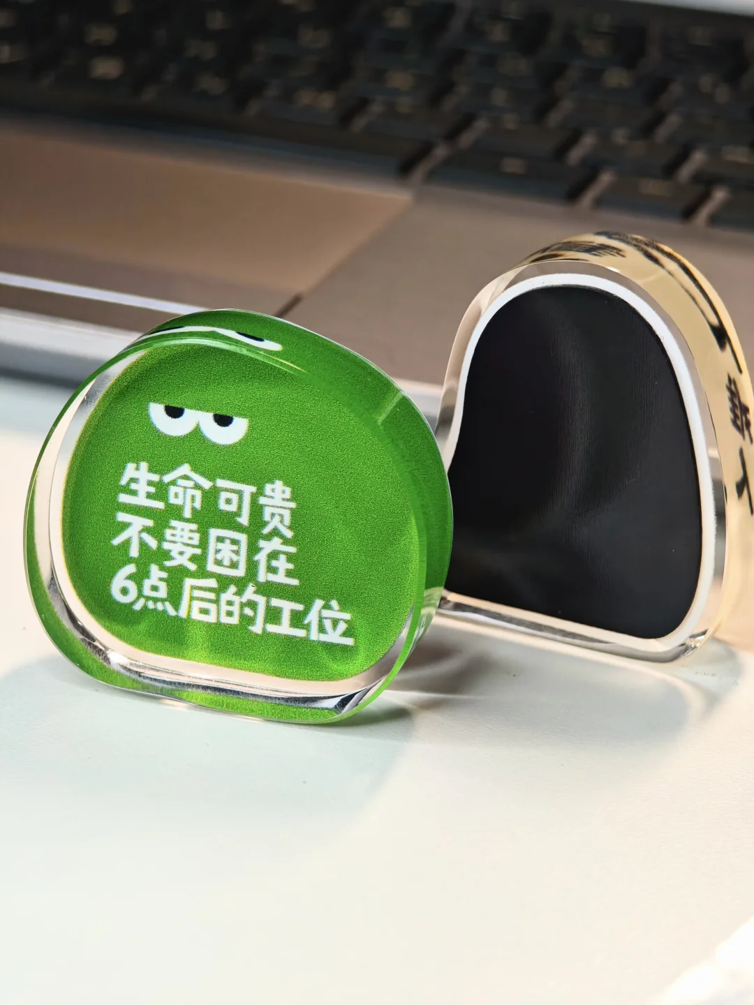 来存一些适合送朋友的奇怪工位小摆件?