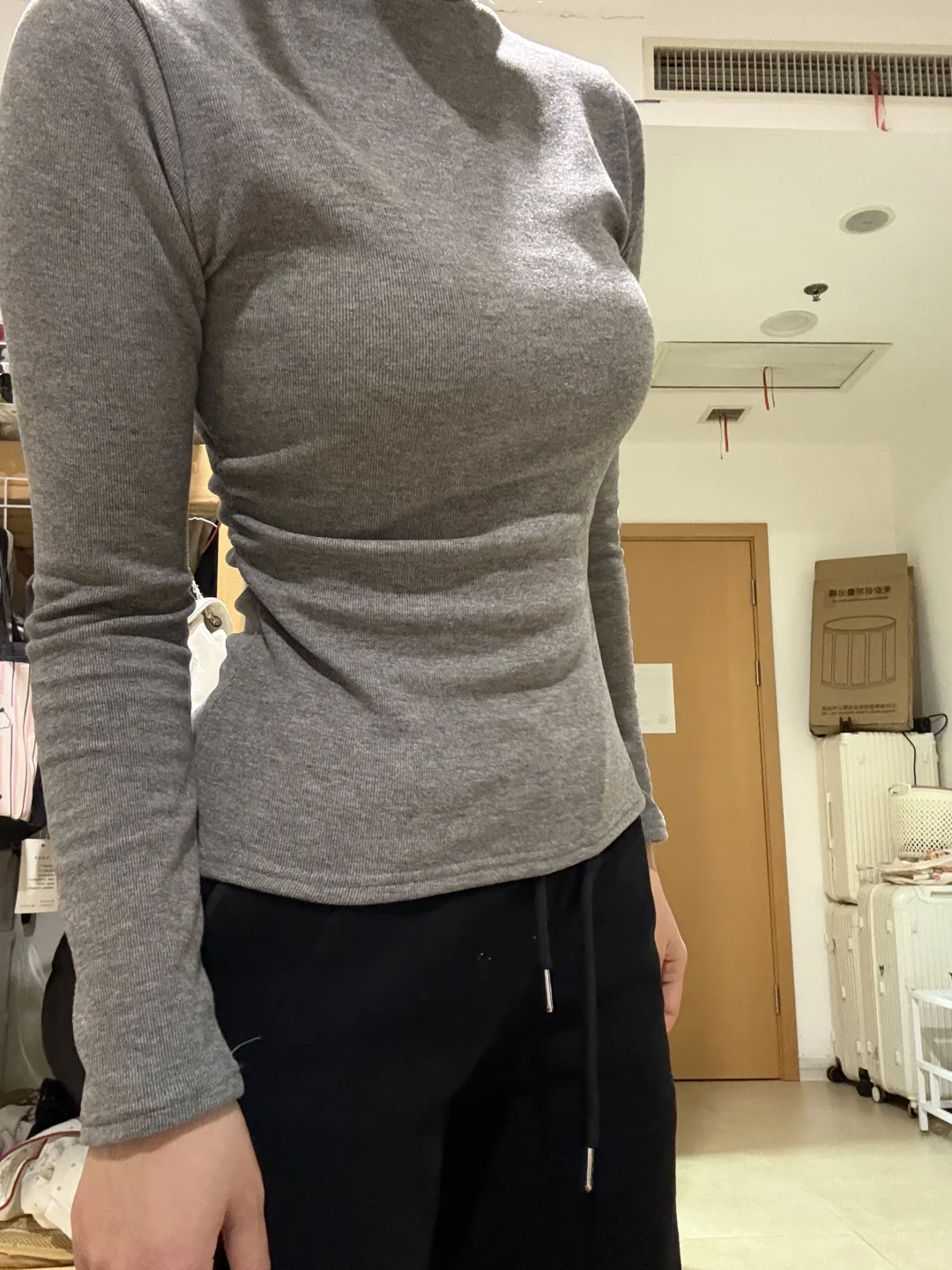 三十多买到加绒的高领内搭 掐腰好显身材