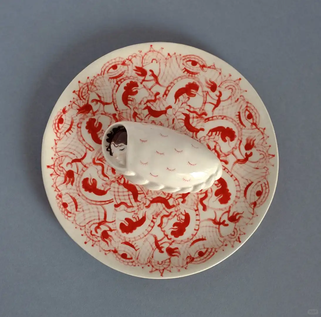 莉娜·古伯曼 陶瓷雕塑中沉睡的孩子