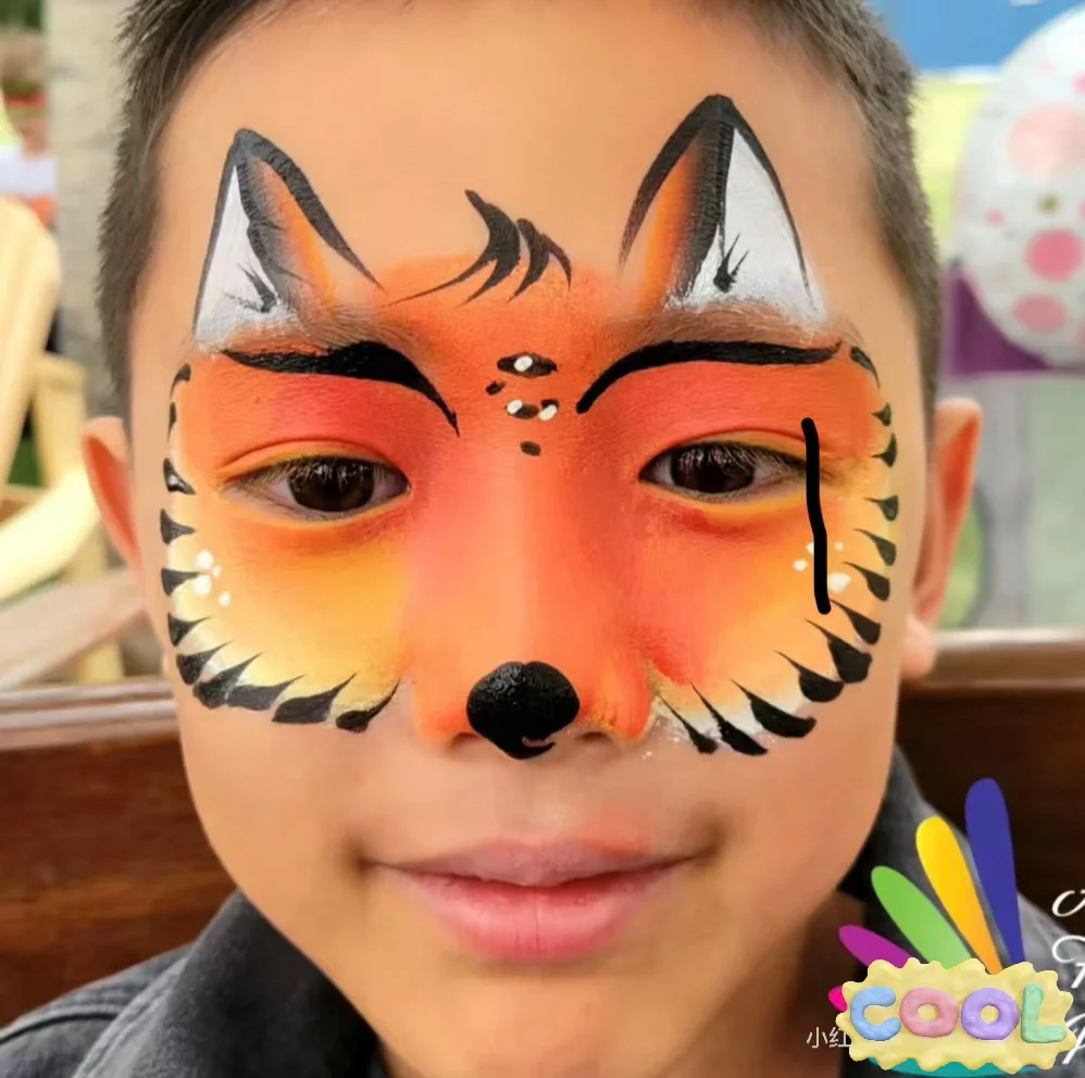 男童面部彩绘图案