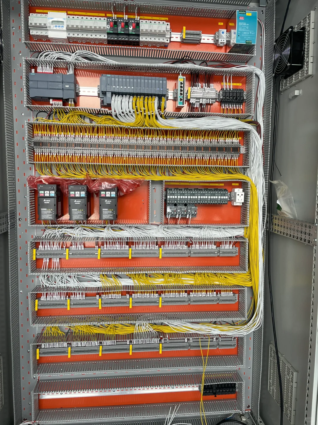 自动化外协承包商。