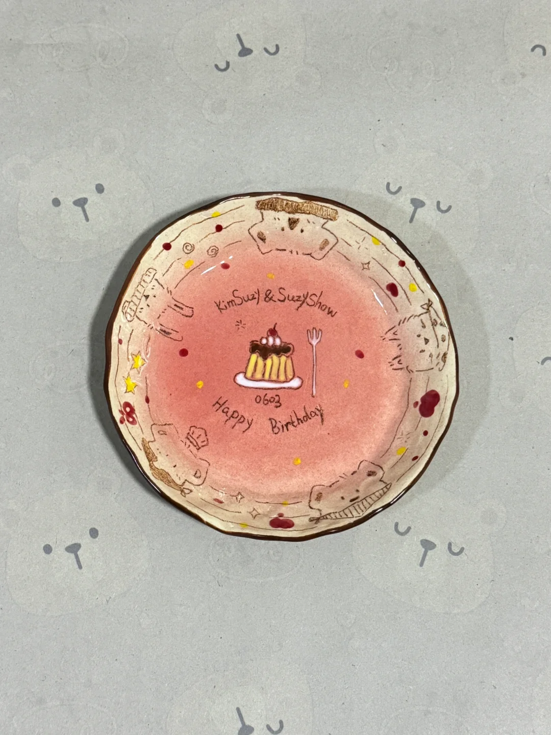 一些生日定制布丁盘?