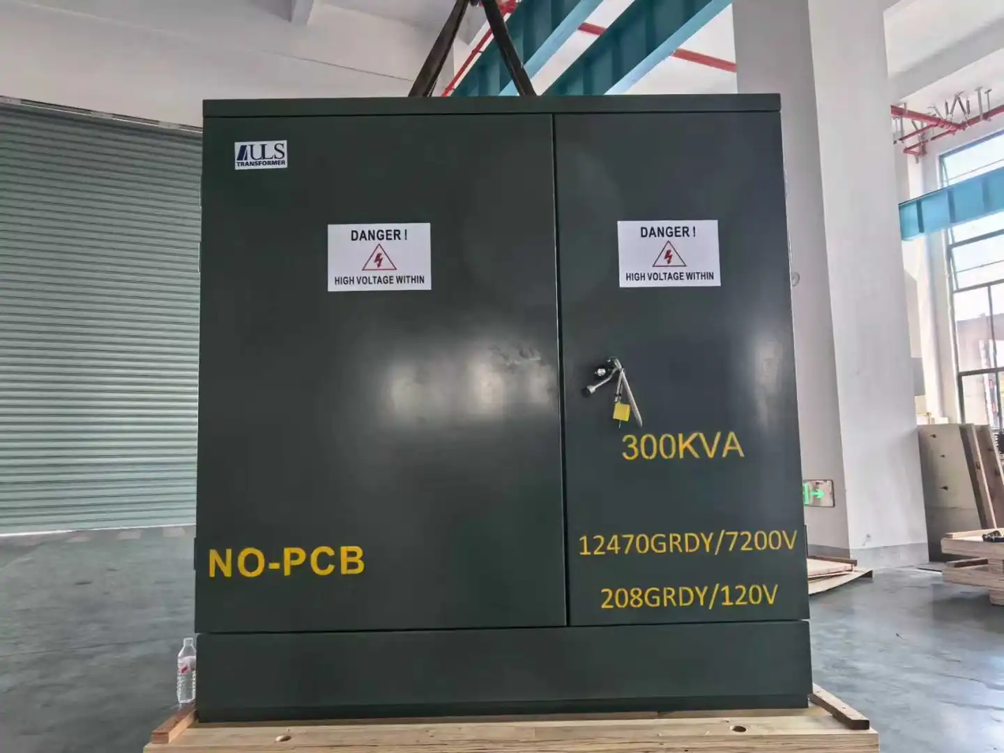 00后男大卖变压器，一个月挣5万