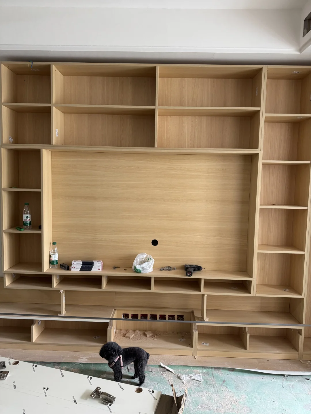 小户型反而很需要满墙电视柜!!