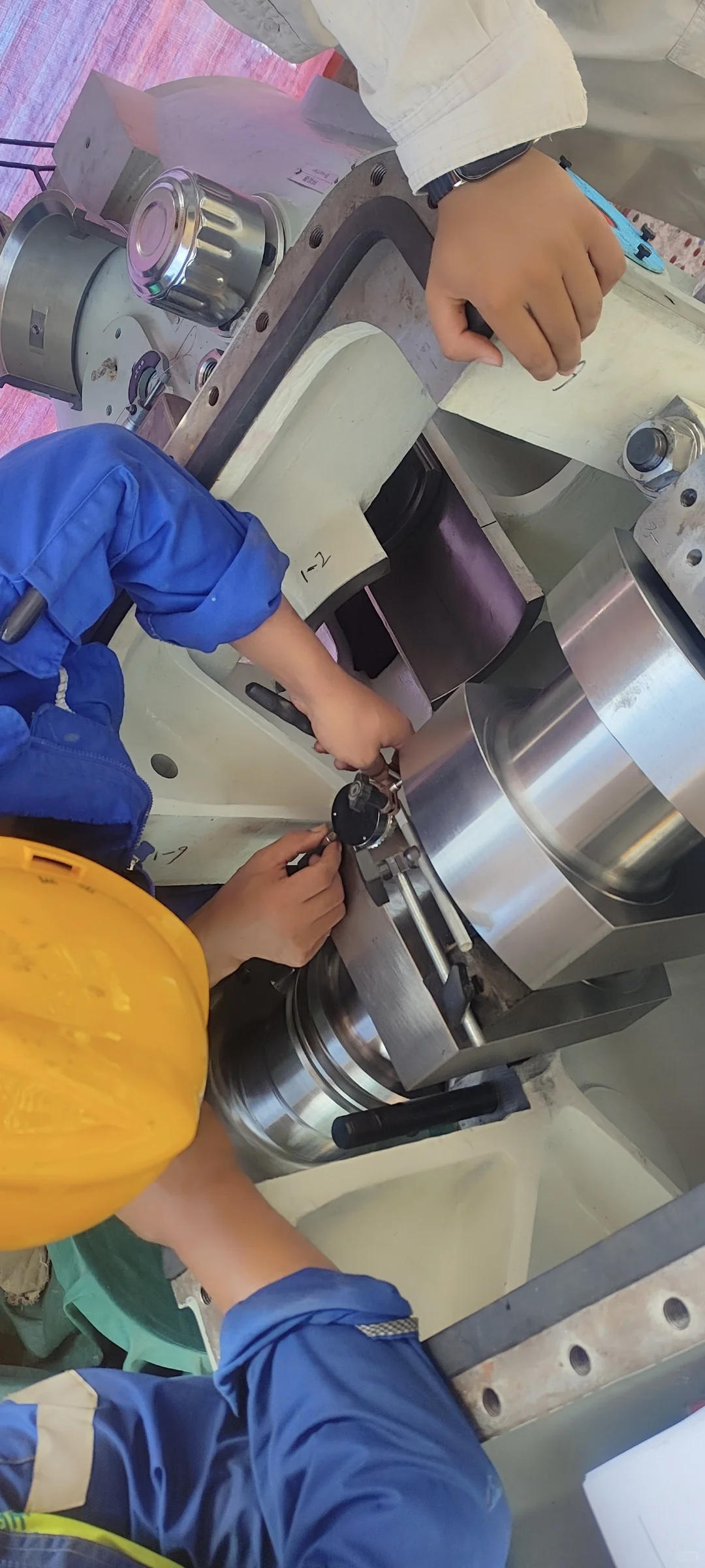 化工厂设备机务维修工、大专机械专业