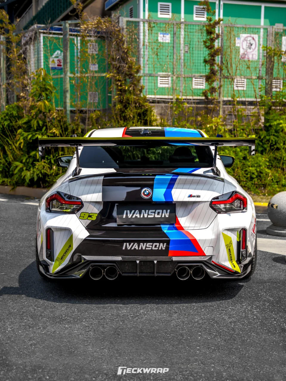 路上比它帅的大玩具应该不多吧