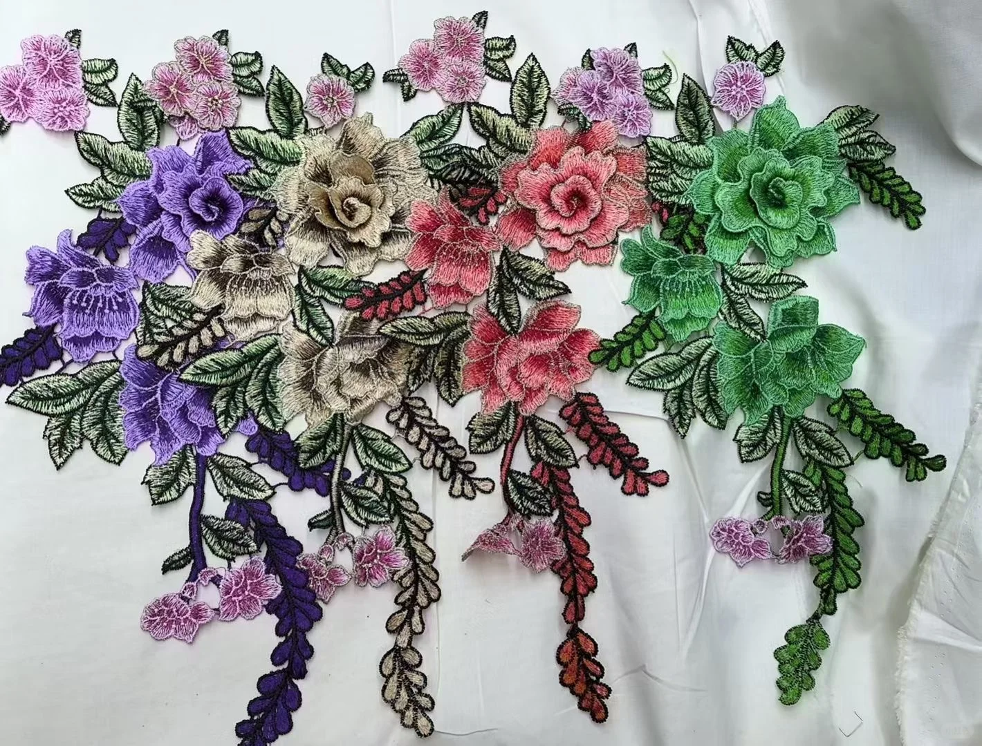 刺绣，，绣花，，有人要吗？