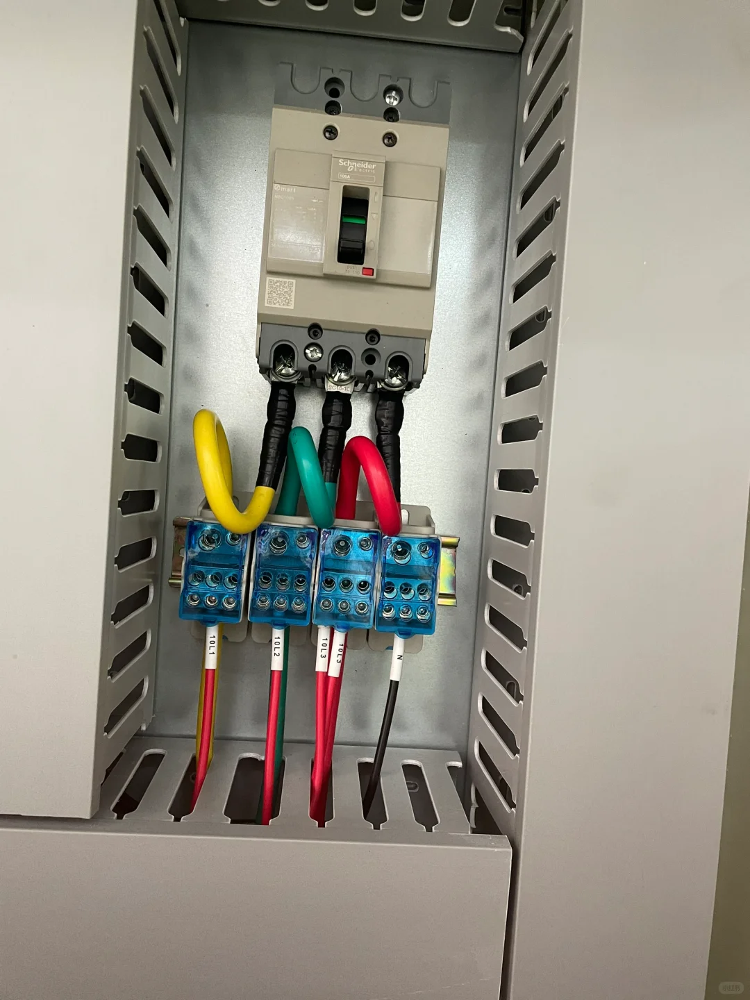 自动化外协承包商。