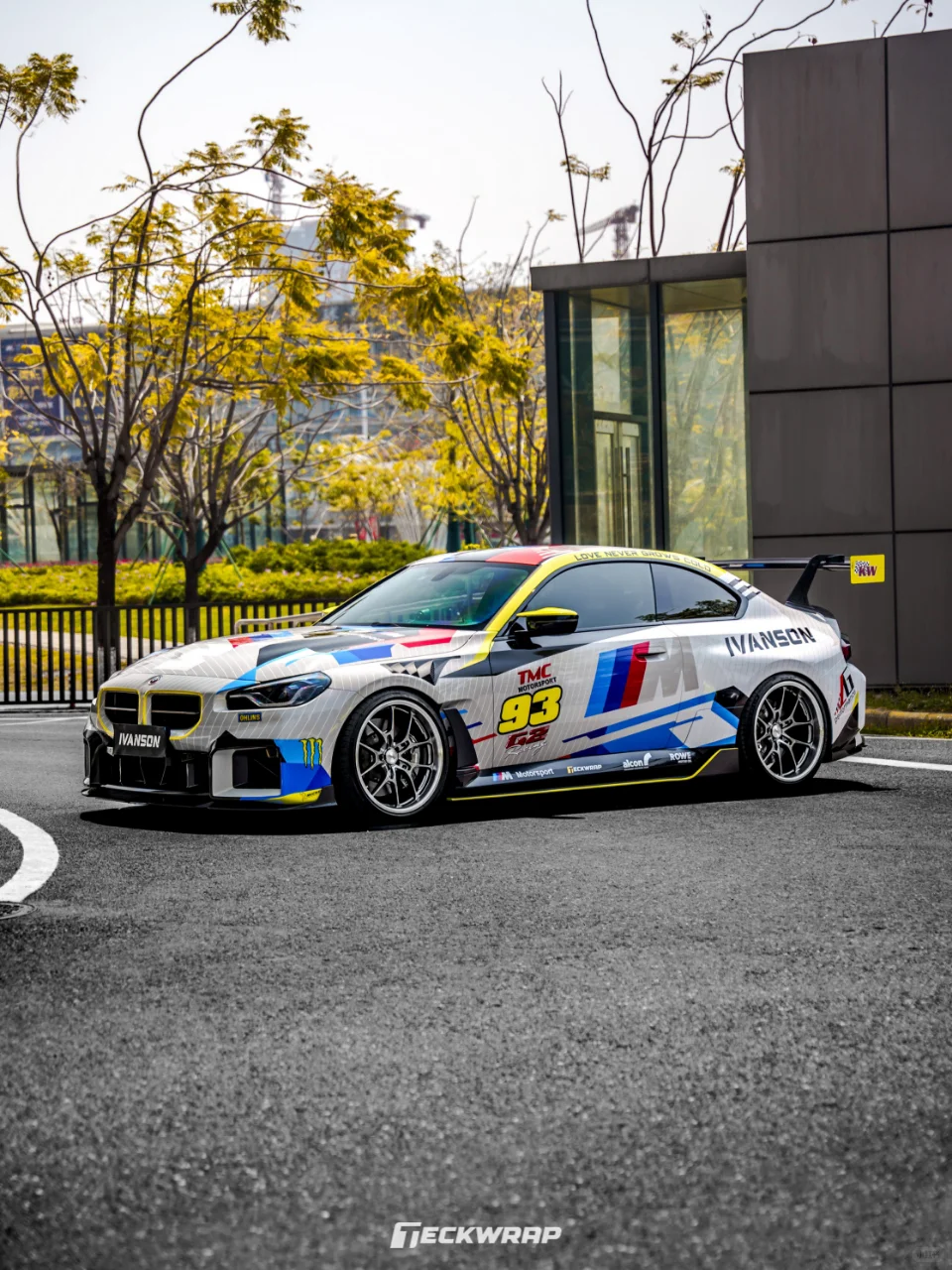 路上比它帅的大玩具应该不多吧