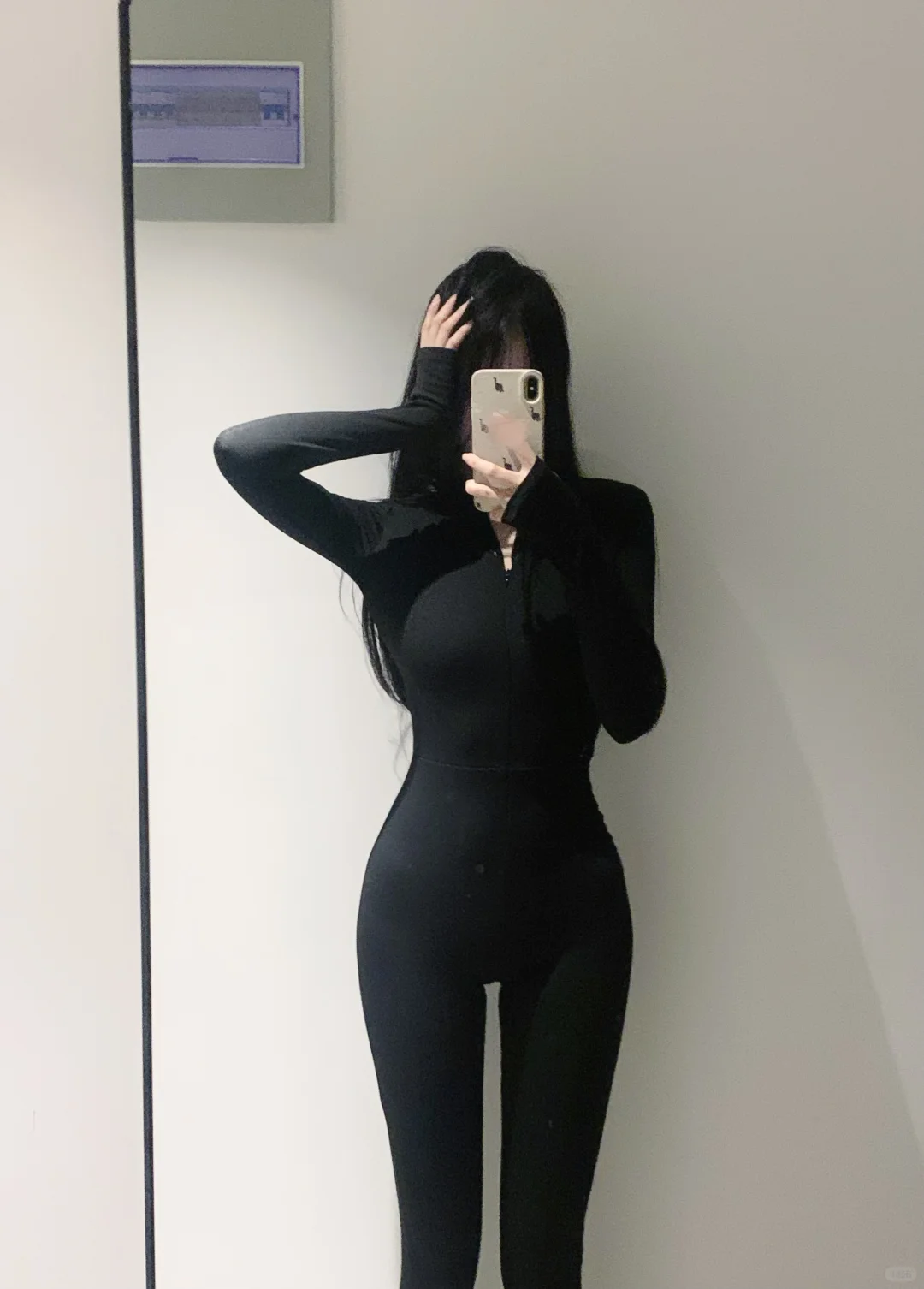 把连体衣焊在身上！！！