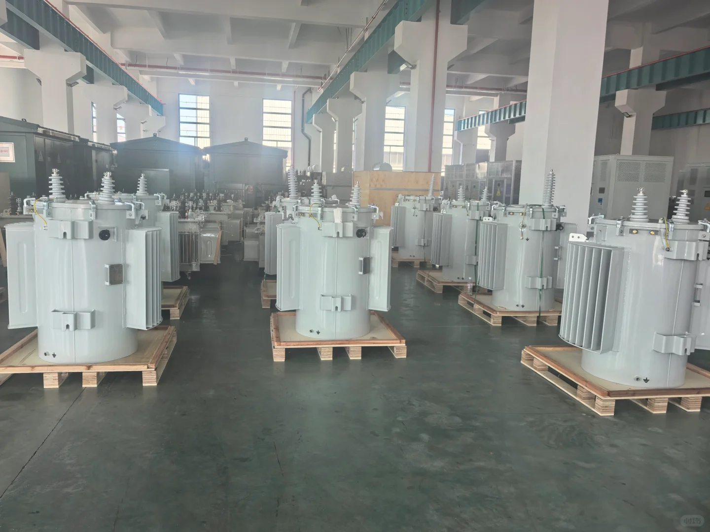 00后男大卖变压器，一个月挣5万